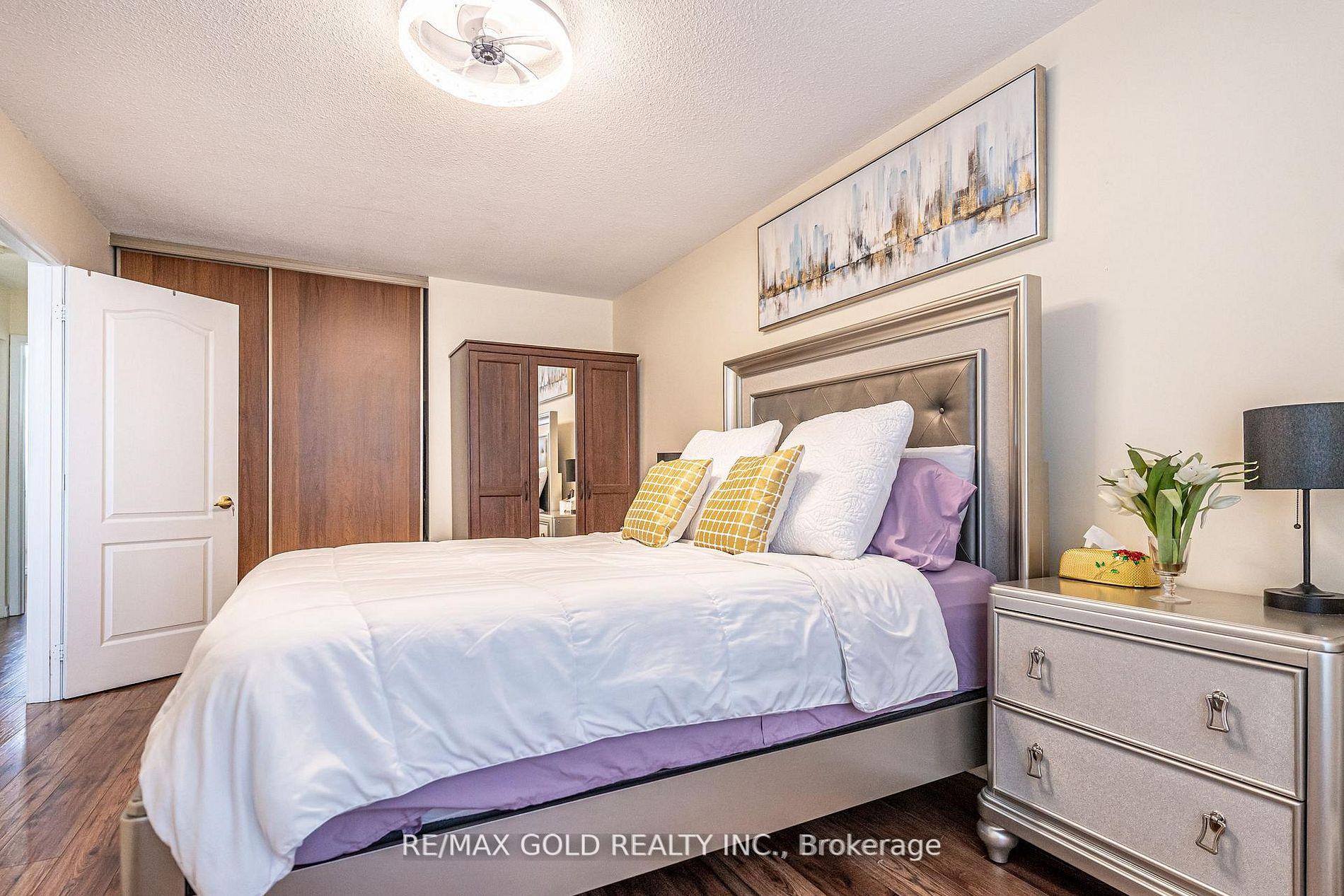 Photo 8 of Unit 33, 33 Guildford Crescent, Brampton, Central Park — HOMEH