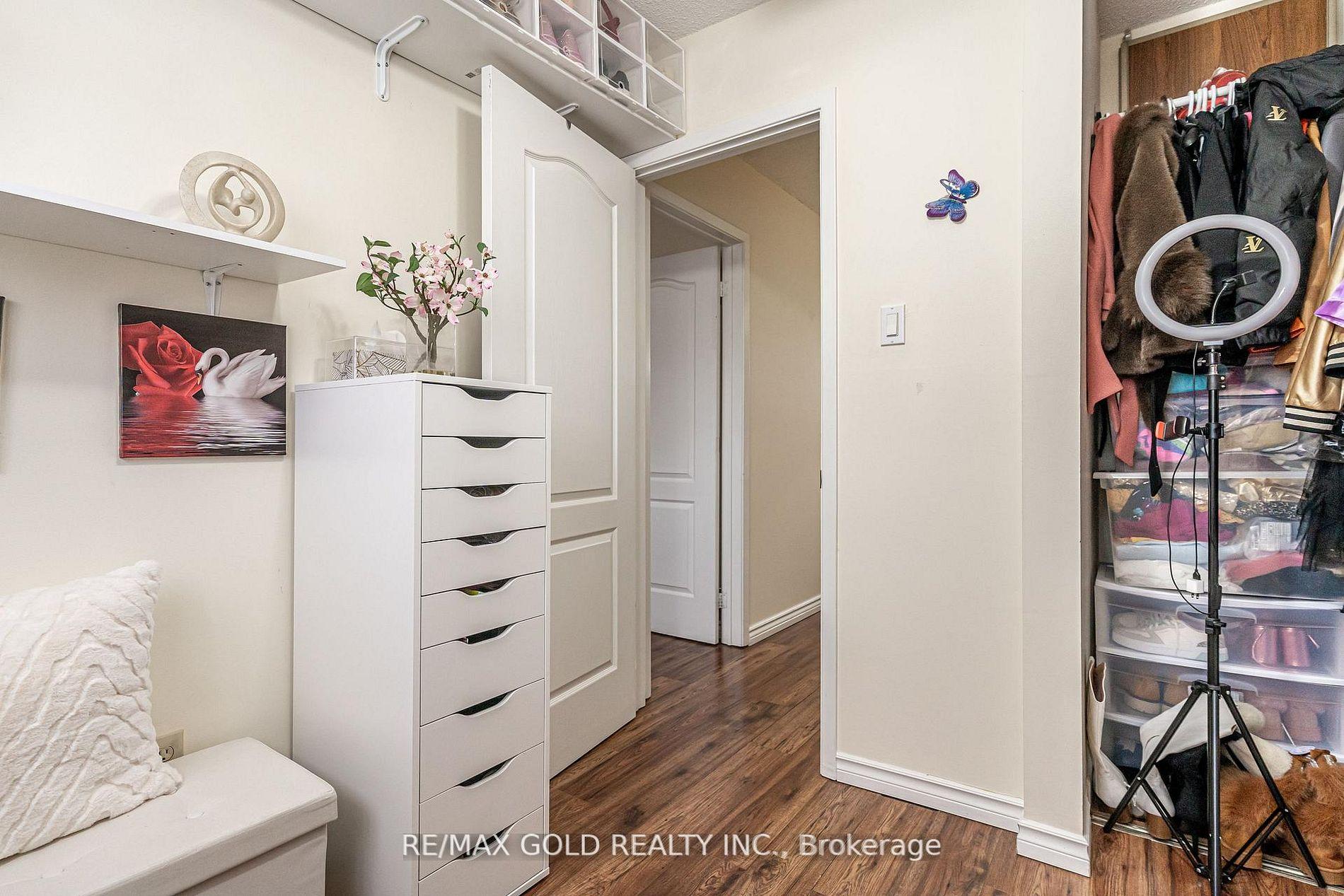 Photo 10 of Unit 33, 33 Guildford Crescent, Brampton, Central Park — HOMEH