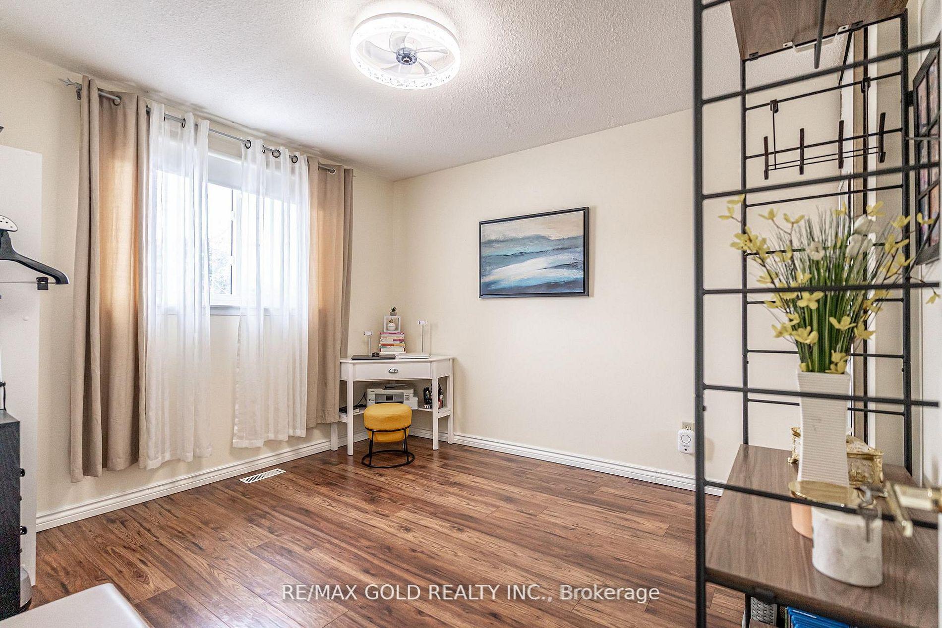 Photo 11 of Unit 33, 33 Guildford Crescent, Brampton, Central Park — HOMEH