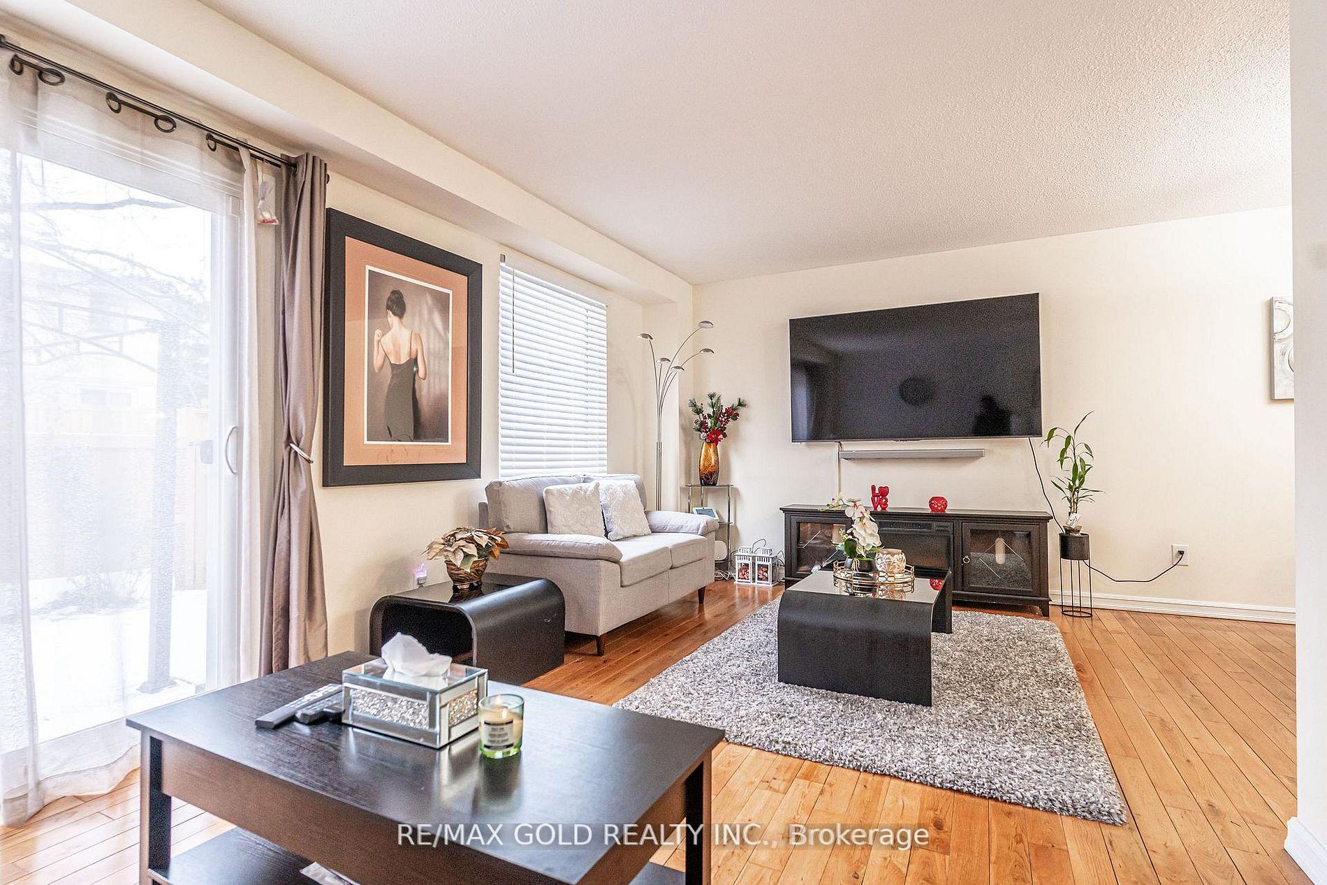 Photo 18 of Unit 33, 33 Guildford Crescent, Brampton, Central Park — HOMEH