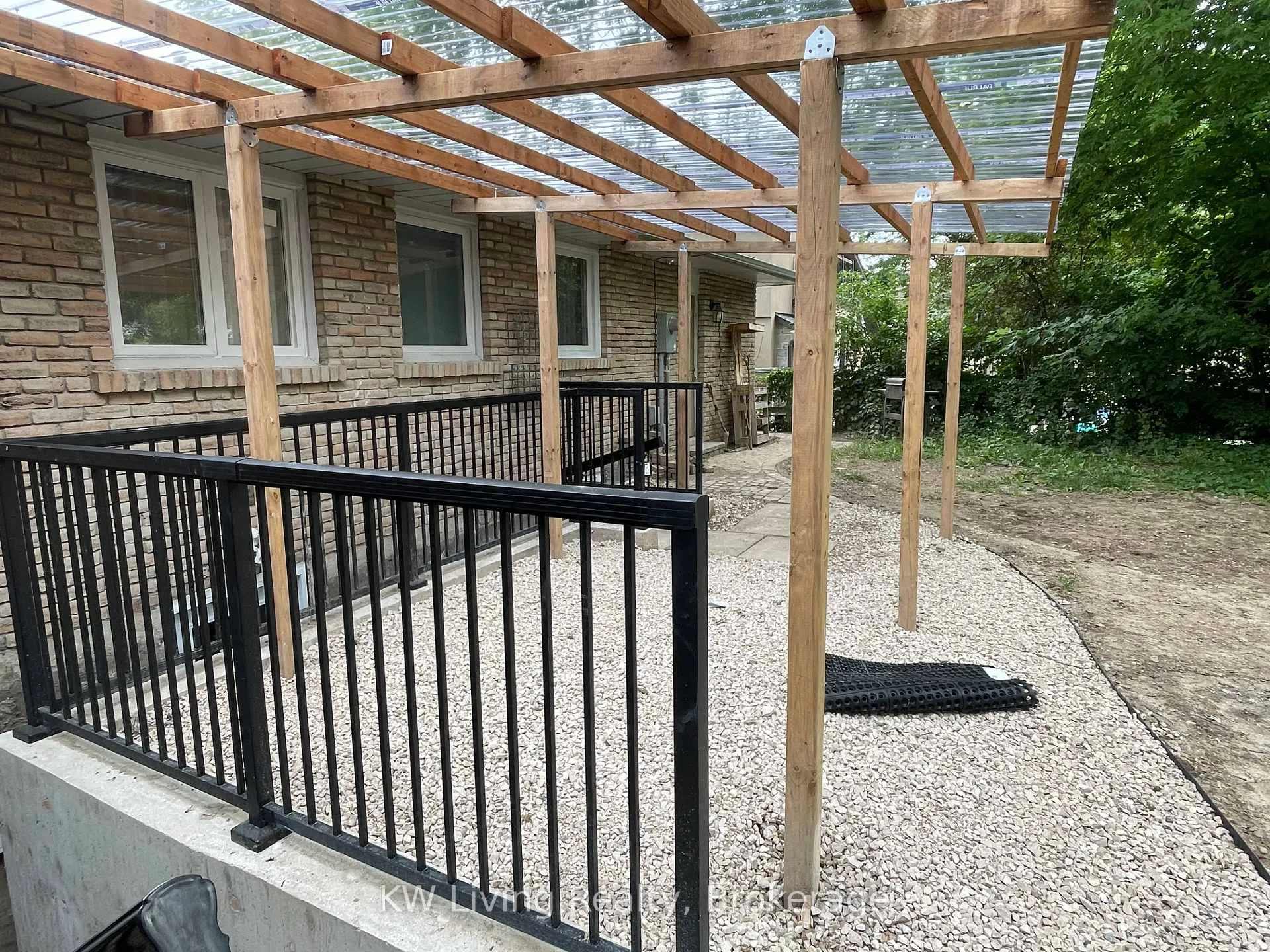 Photo 2 of Unit B, 2608 Pinkwell Drive, Mississauga, Sheridan — HOMEH