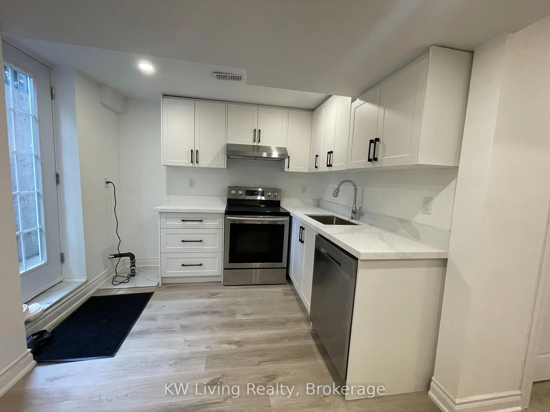 Photo 5 of Unit B, 2608 Pinkwell Drive, Mississauga, Sheridan — HOMEH
