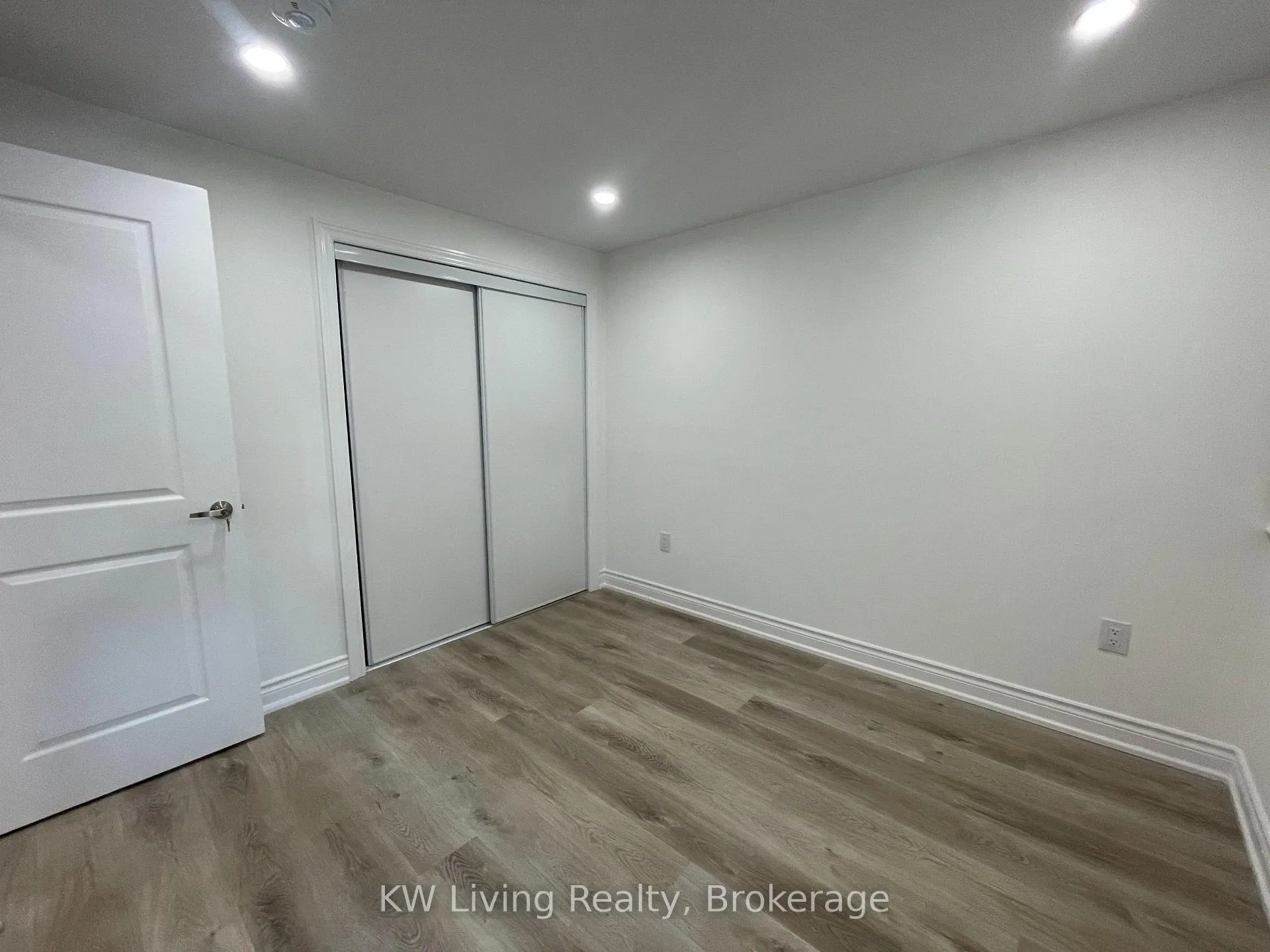 Photo 6 of Unit B, 2608 Pinkwell Drive, Mississauga, Sheridan — HOMEH