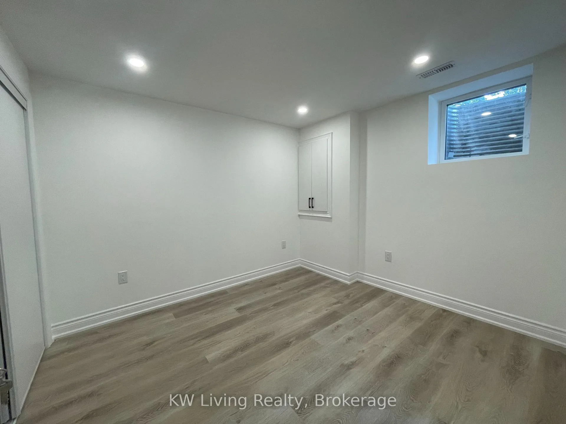 Photo 7 of Unit B, 2608 Pinkwell Drive, Mississauga, Sheridan — HOMEH