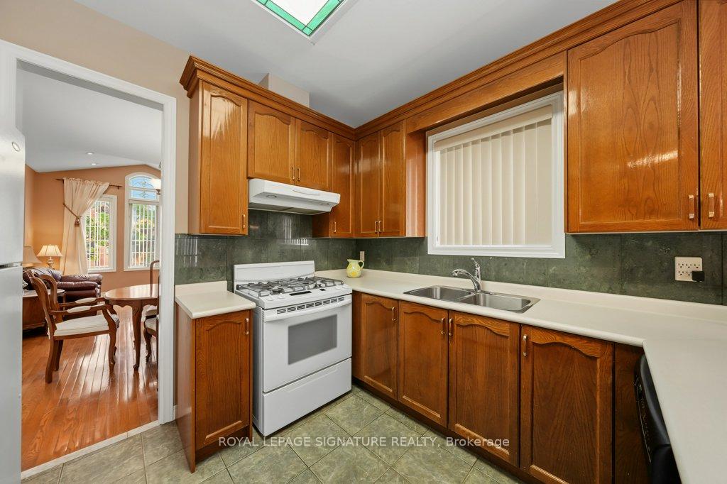 Photo 15 of 26 Saint Clare Boulevard, Vaughan, Vellore Village — HOMEH