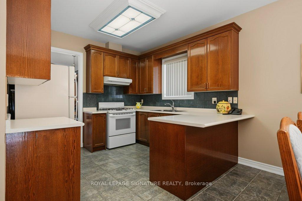 Photo 16 of 26 Saint Clare Boulevard, Vaughan, Vellore Village — HOMEH