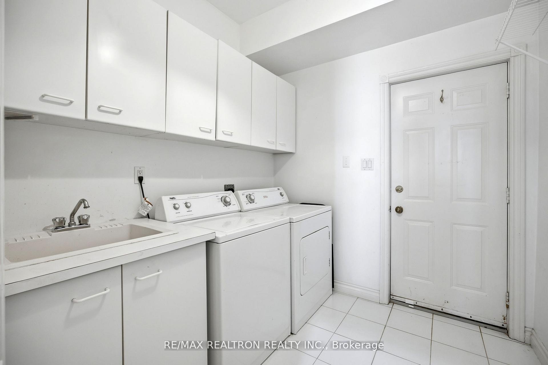Photo 9 of 623 Coldstream Avenue, Toronto, Englemount-Lawrence — HOMEH