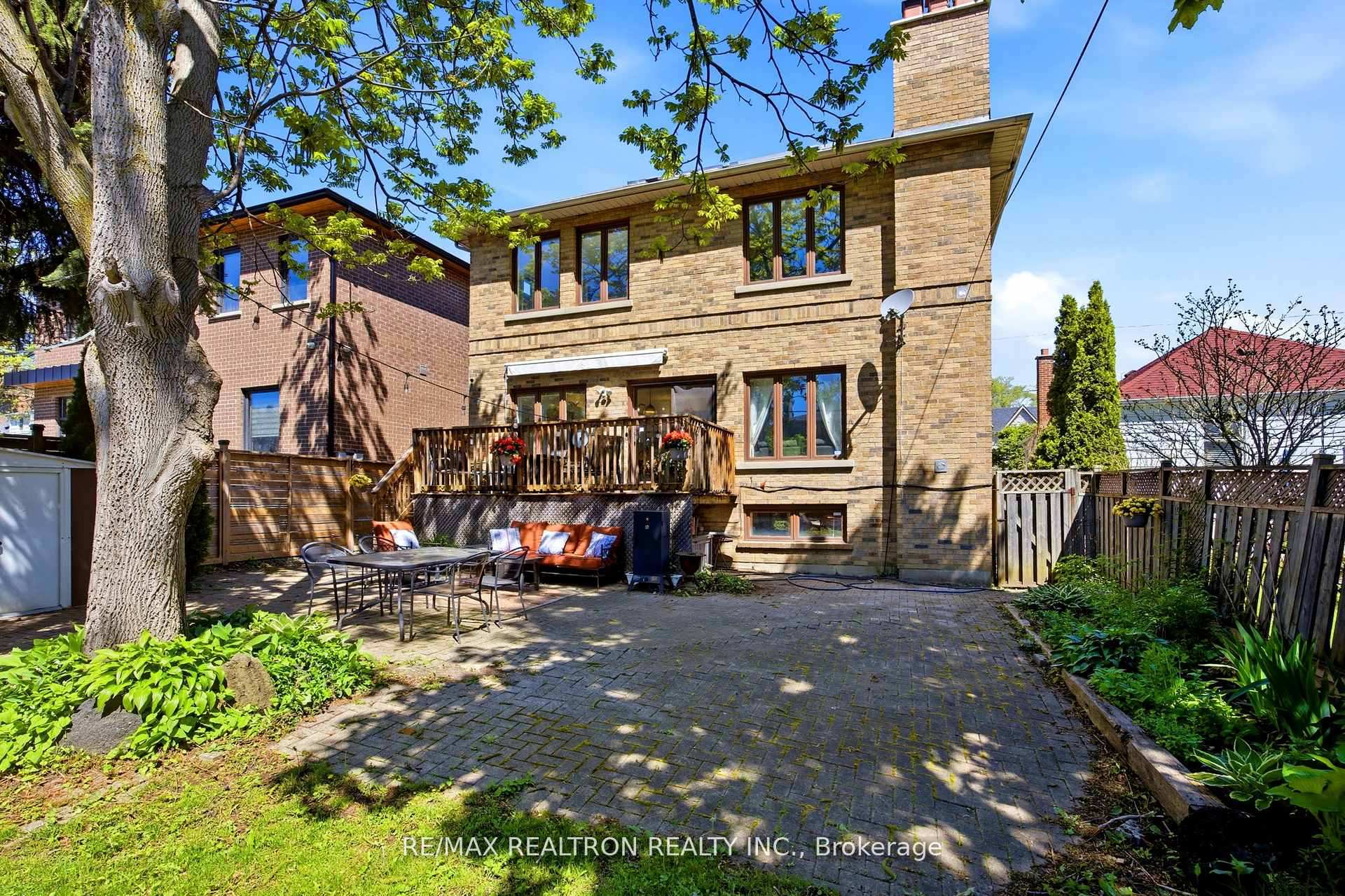 Photo 17 of 623 Coldstream Avenue, Toronto, Englemount-Lawrence — HOMEH