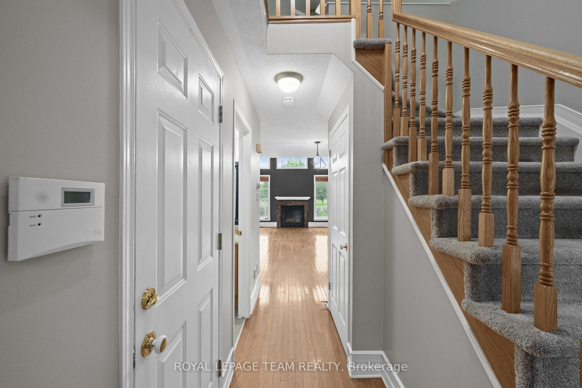 Photo 5 of 937 Goose River Avenue, Ottawa, Riverside South/Gloucester Glen — HOMEH