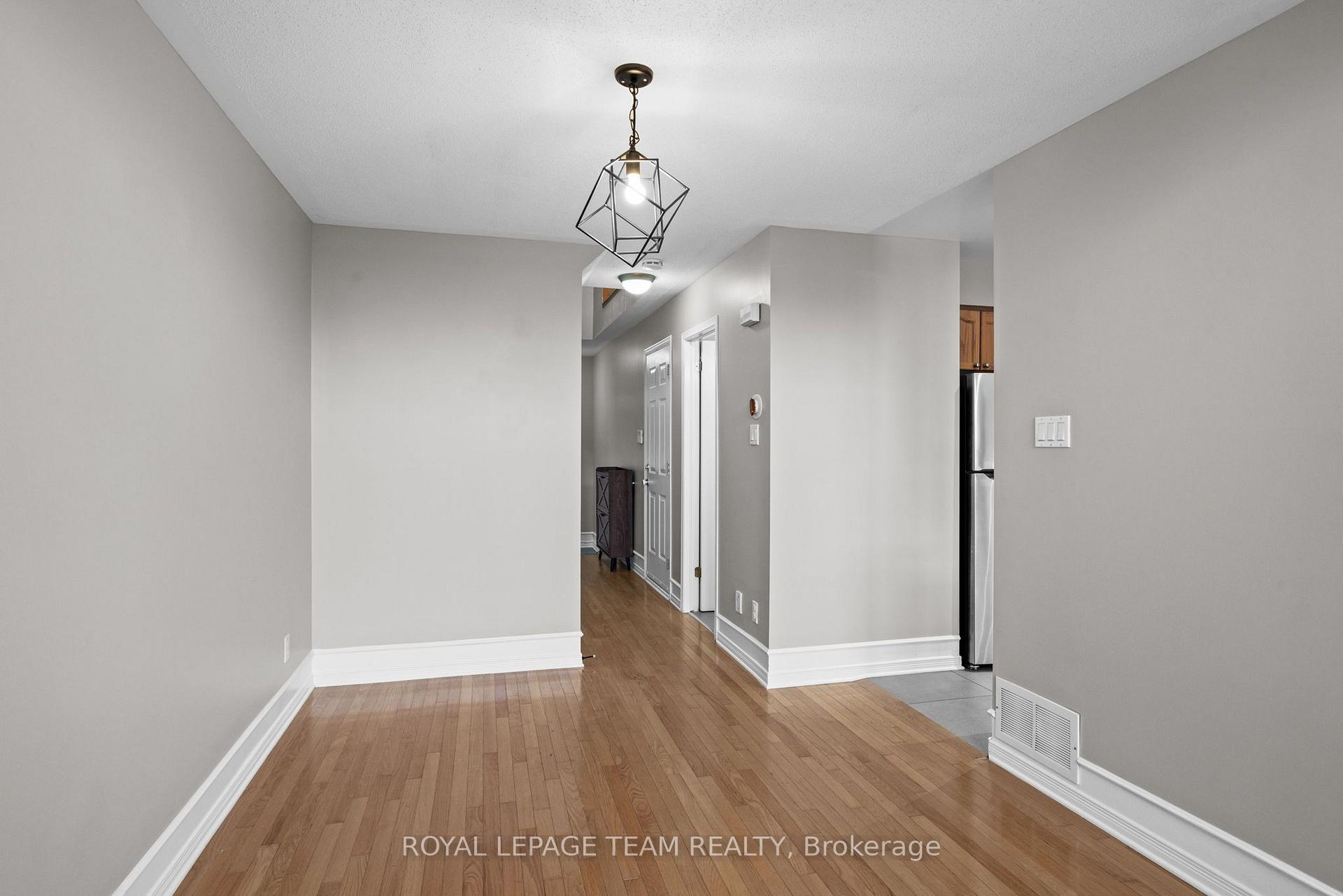 Photo 7 of 937 Goose River Avenue, Ottawa, Riverside South/Gloucester Glen — HOMEH