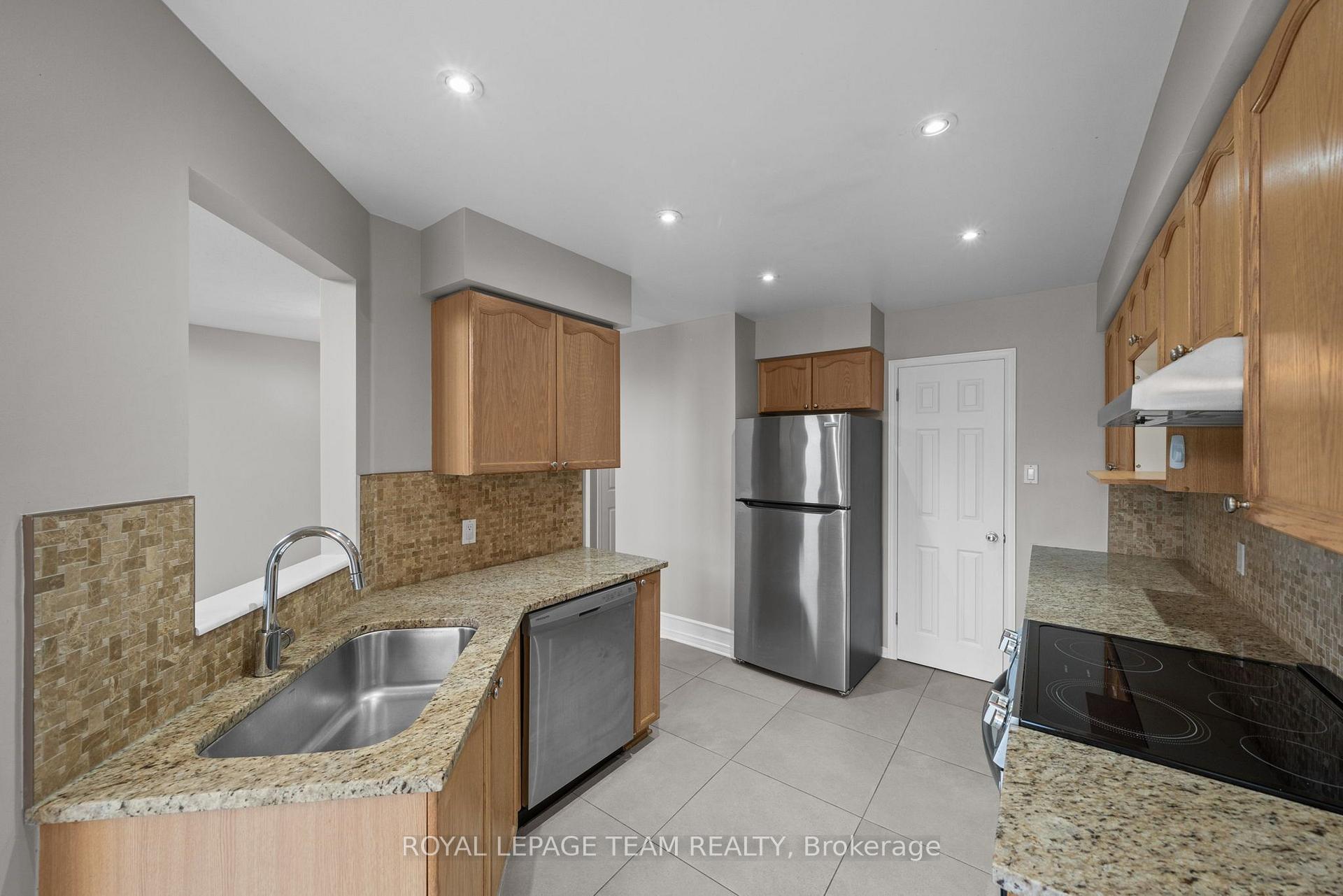 Photo 12 of 937 Goose River Avenue, Ottawa, Riverside South/Gloucester Glen — HOMEH