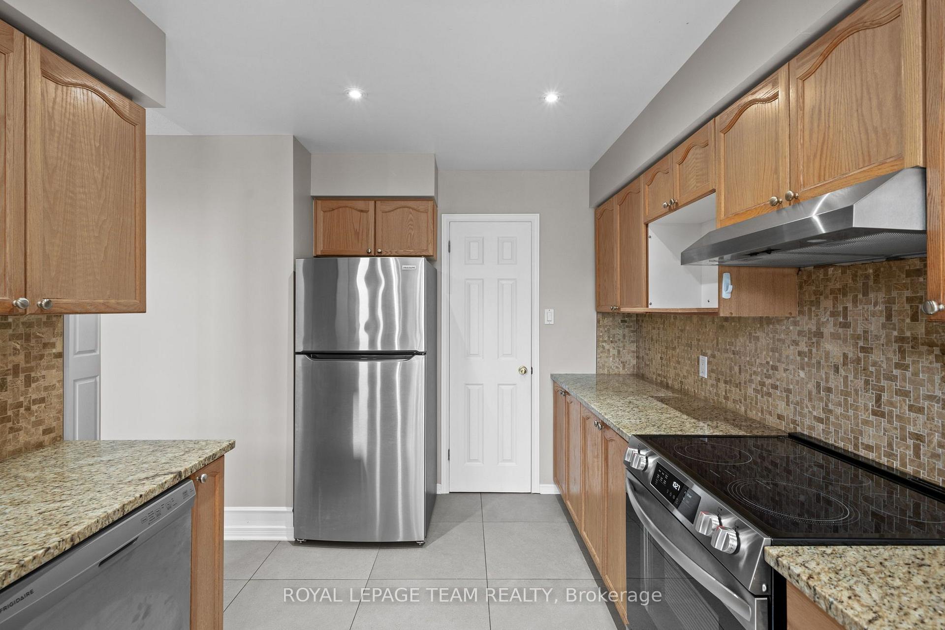 Photo 13 of 937 Goose River Avenue, Ottawa, Riverside South/Gloucester Glen — HOMEH