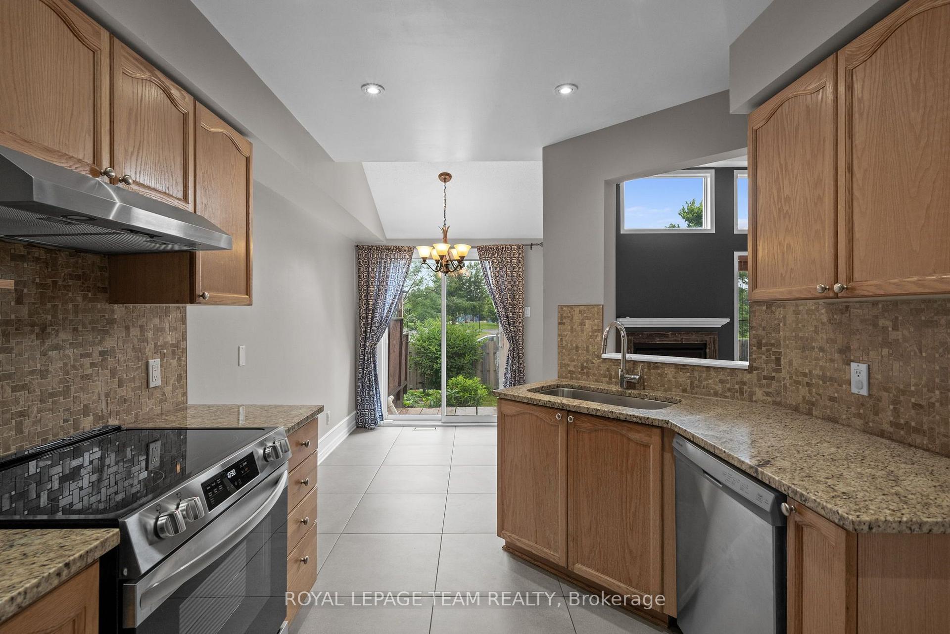 Photo 15 of 937 Goose River Avenue, Ottawa, Riverside South/Gloucester Glen — HOMEH