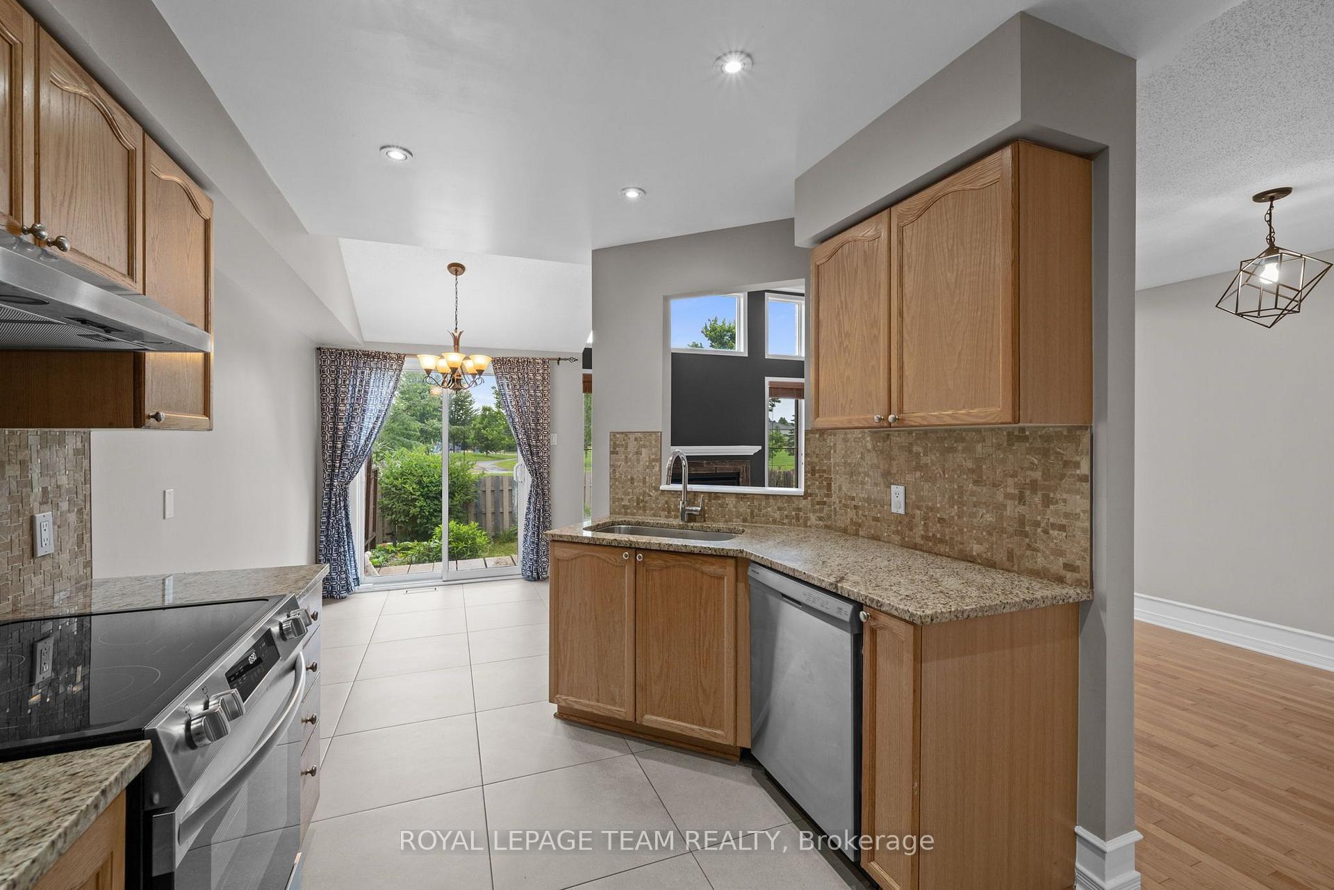Photo 16 of 937 Goose River Avenue, Ottawa, Riverside South/Gloucester Glen — HOMEH