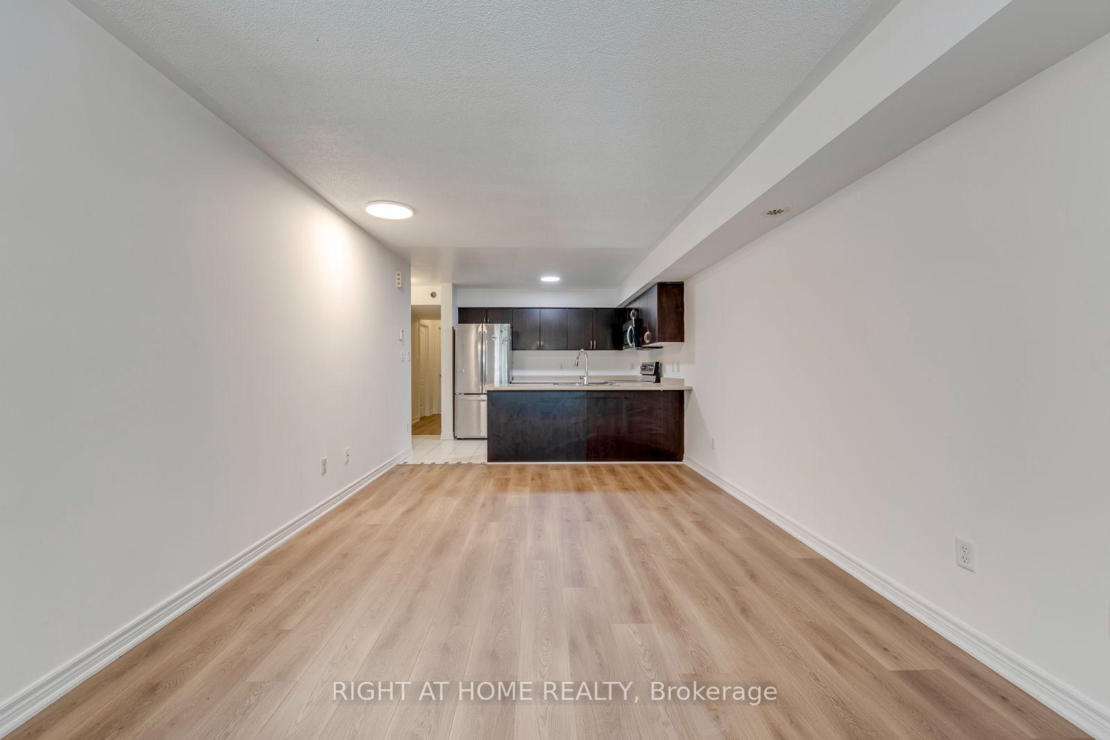 Photo 8 of Unit #8, 2464 Post Road, Oakville, River Oaks — HOMEH