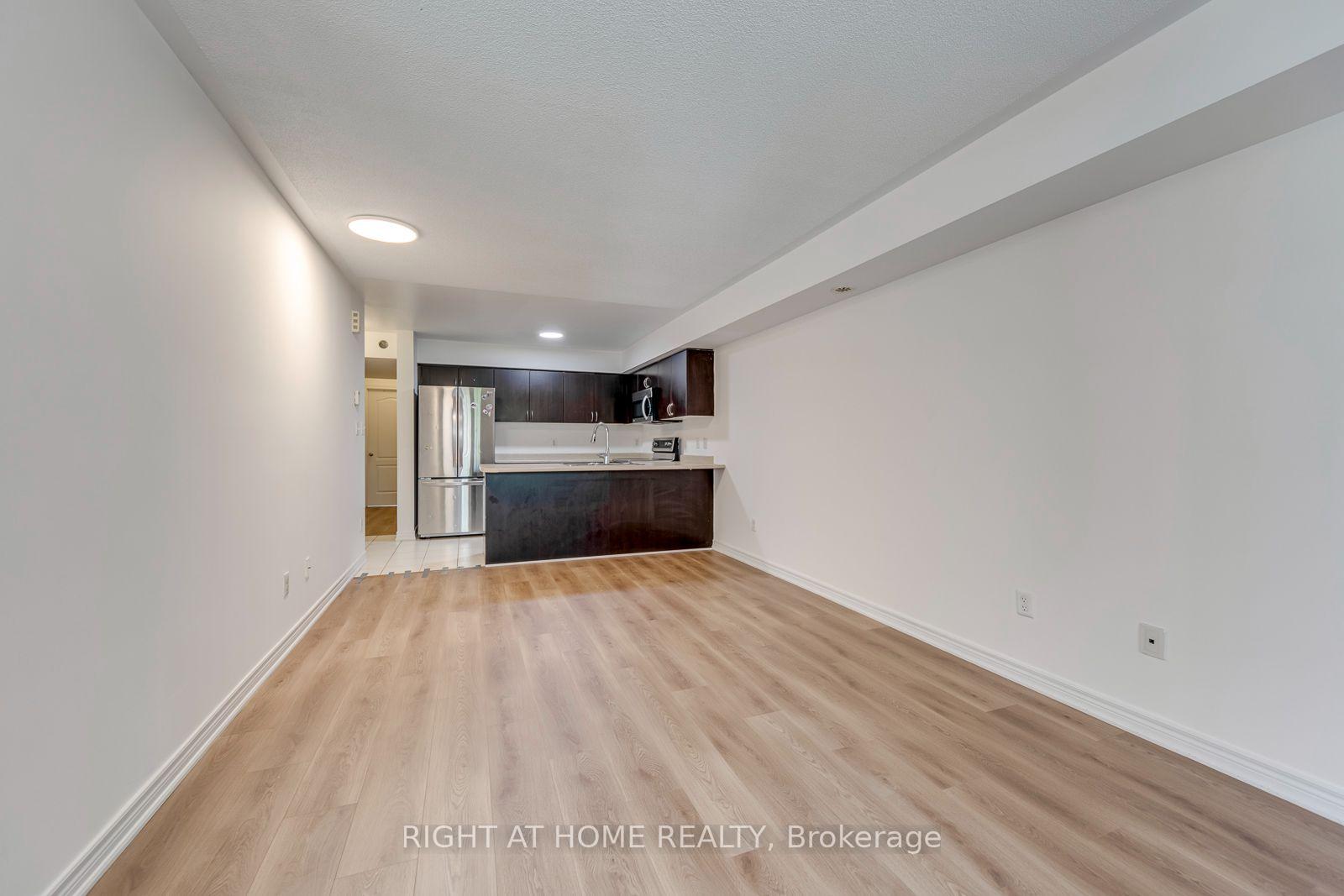 Photo 9 of Unit #8, 2464 Post Road, Oakville, River Oaks — HOMEH