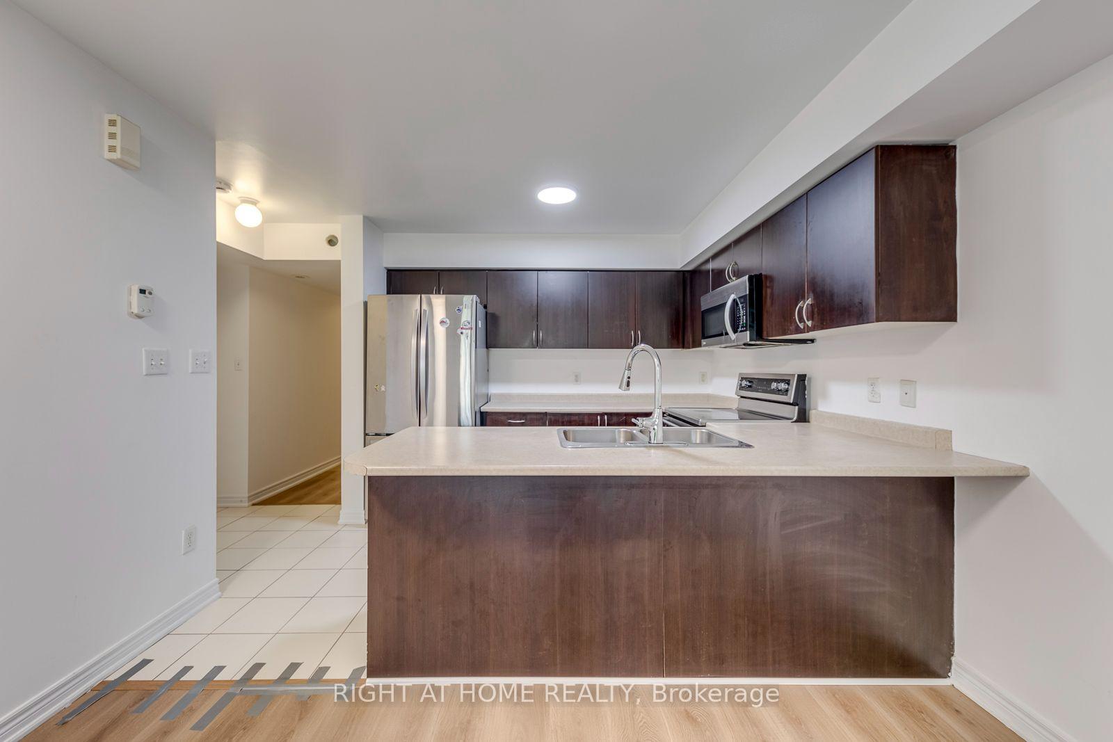 Photo 10 of Unit #8, 2464 Post Road, Oakville, River Oaks — HOMEH