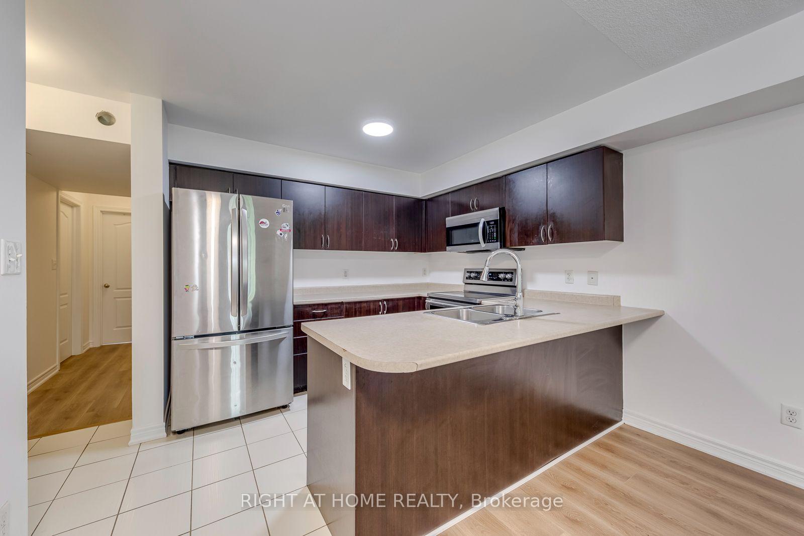 Photo 11 of Unit #8, 2464 Post Road, Oakville, River Oaks — HOMEH