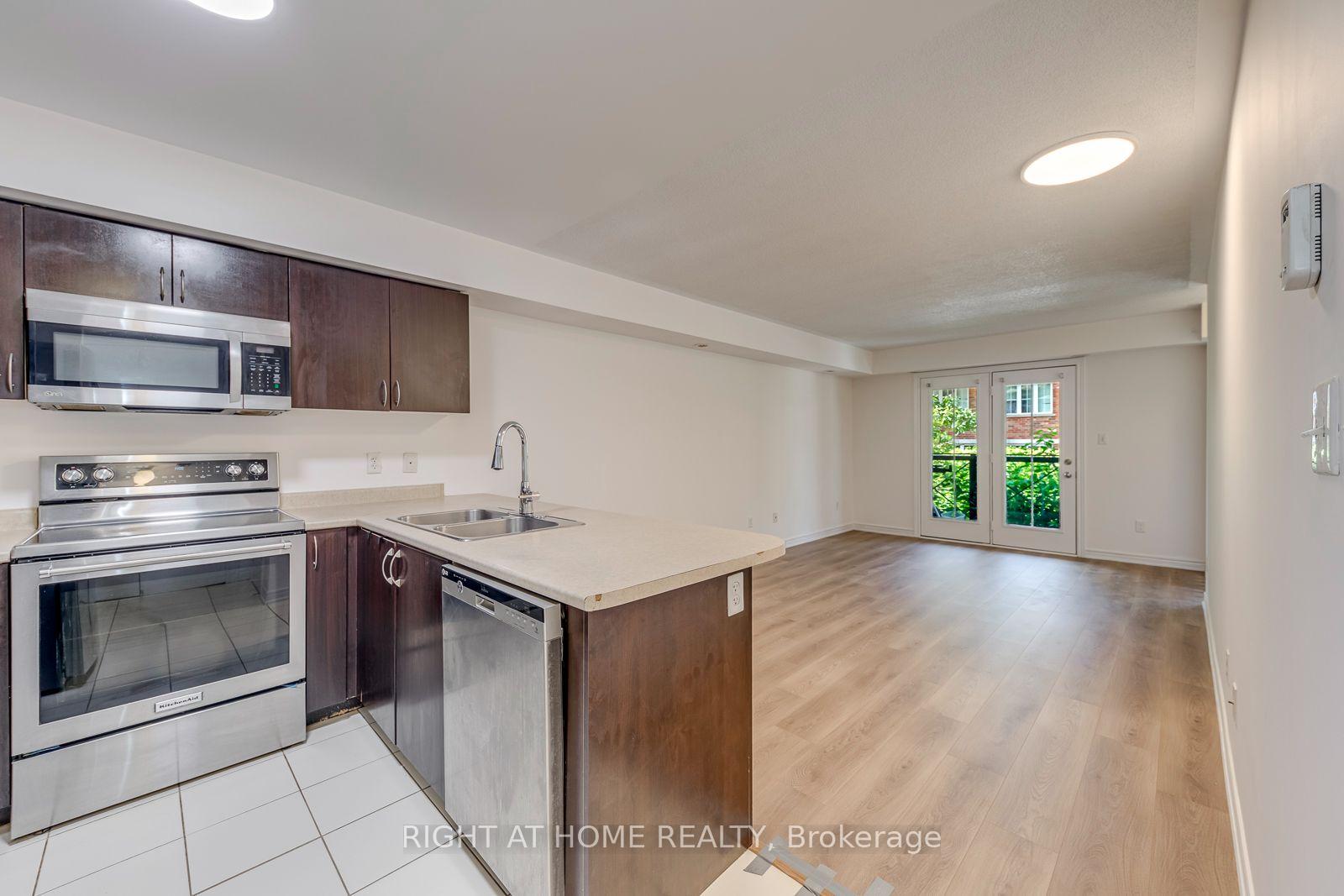 Photo 12 of Unit #8, 2464 Post Road, Oakville, River Oaks — HOMEH