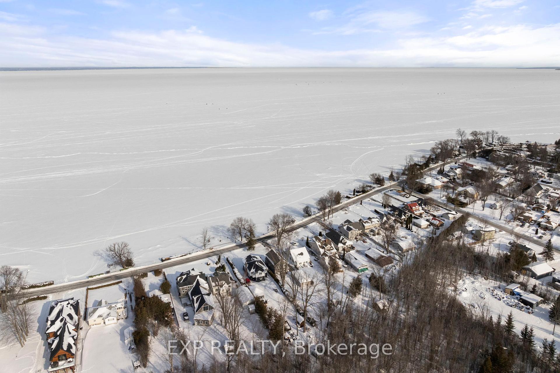 Photo 5 of 193 Lake Drive E, Georgina, Historic Lakeshore Communities — HOMEH