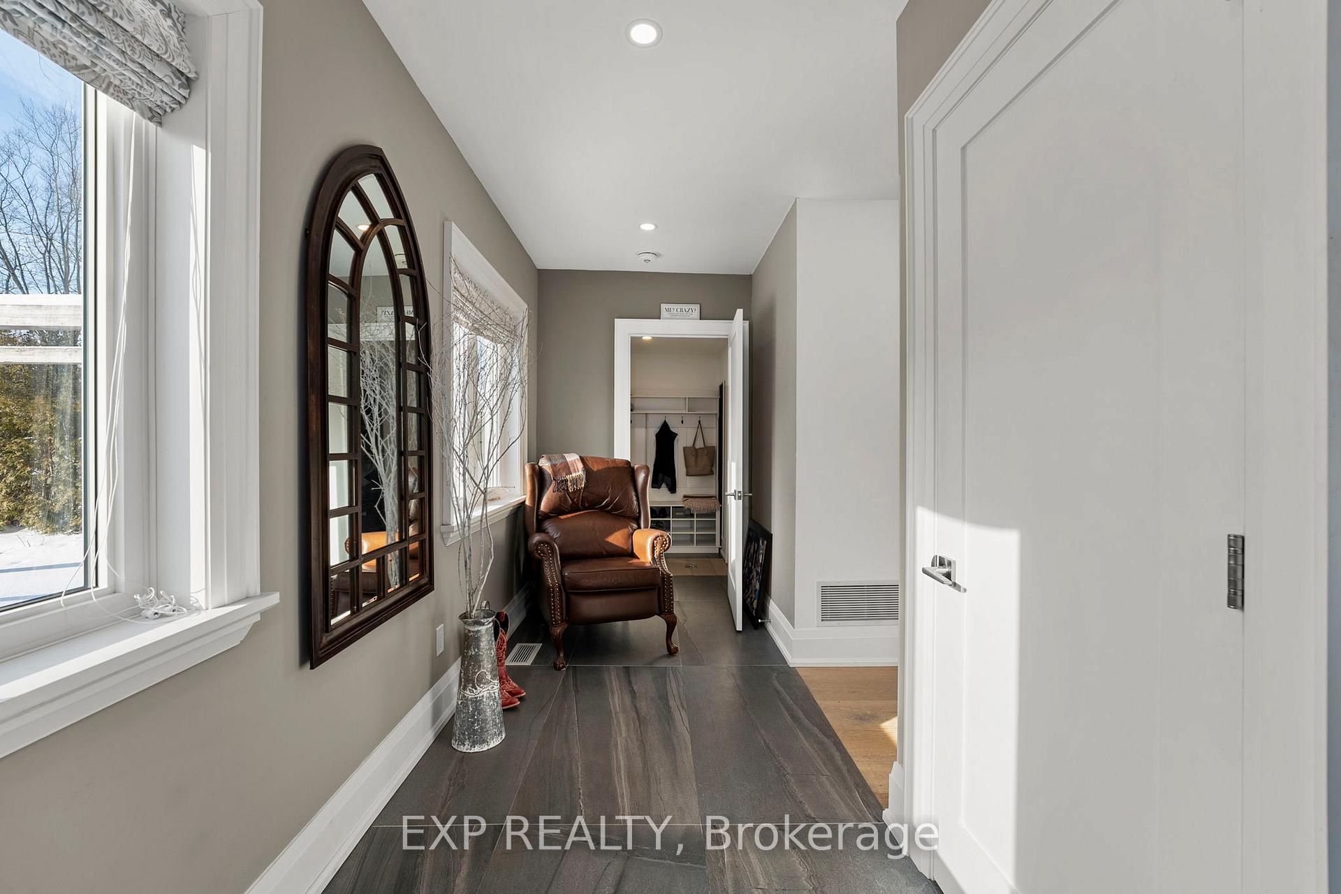 Photo 7 of 193 Lake Drive E, Georgina, Historic Lakeshore Communities — HOMEH