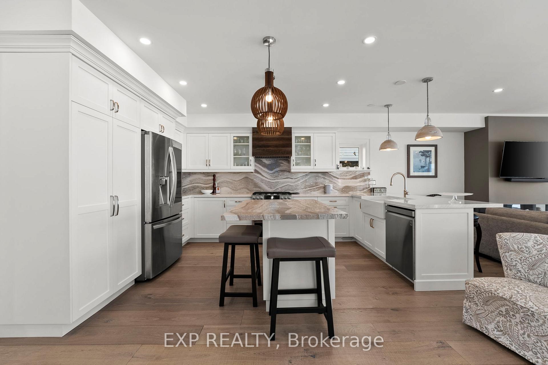 Photo 9 of 193 Lake Drive E, Georgina, Historic Lakeshore Communities — HOMEH