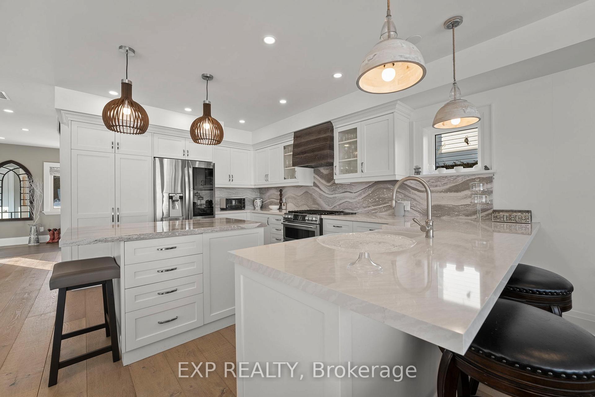 Photo 11 of 193 Lake Drive E, Georgina, Historic Lakeshore Communities — HOMEH