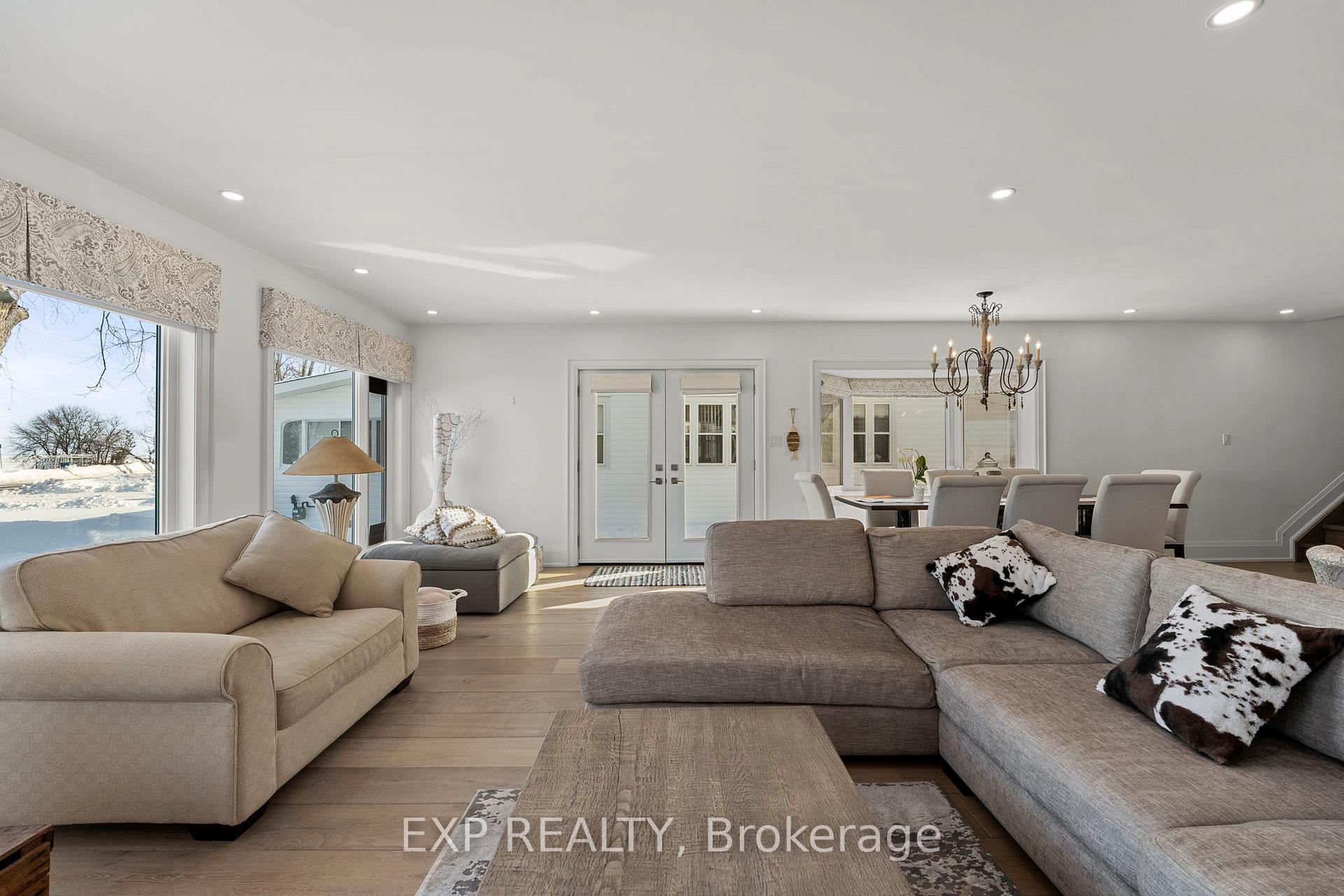 Photo 17 of 193 Lake Drive E, Georgina, Historic Lakeshore Communities — HOMEH