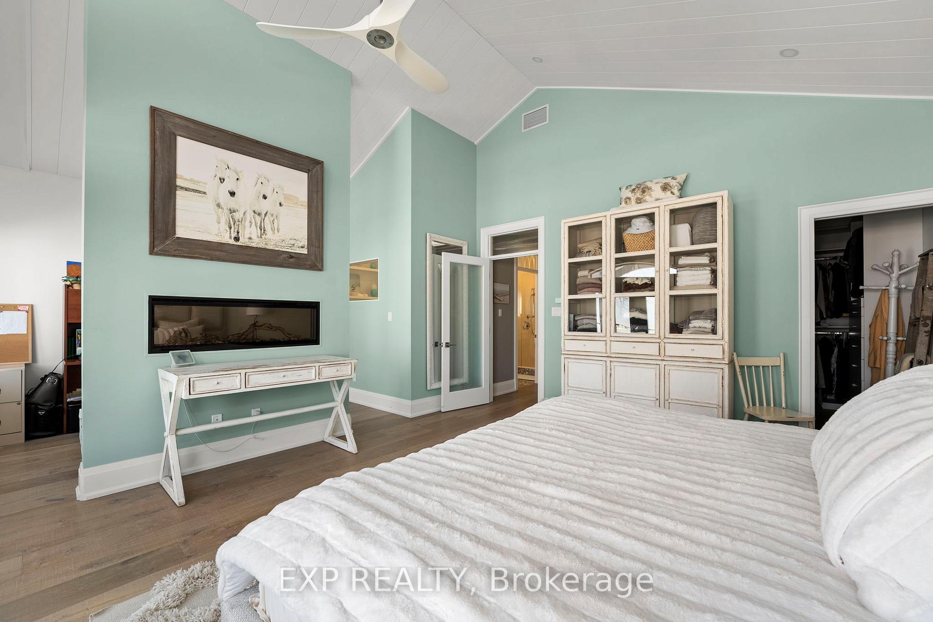Photo 24 of 193 Lake Drive E, Georgina, Historic Lakeshore Communities — HOMEH