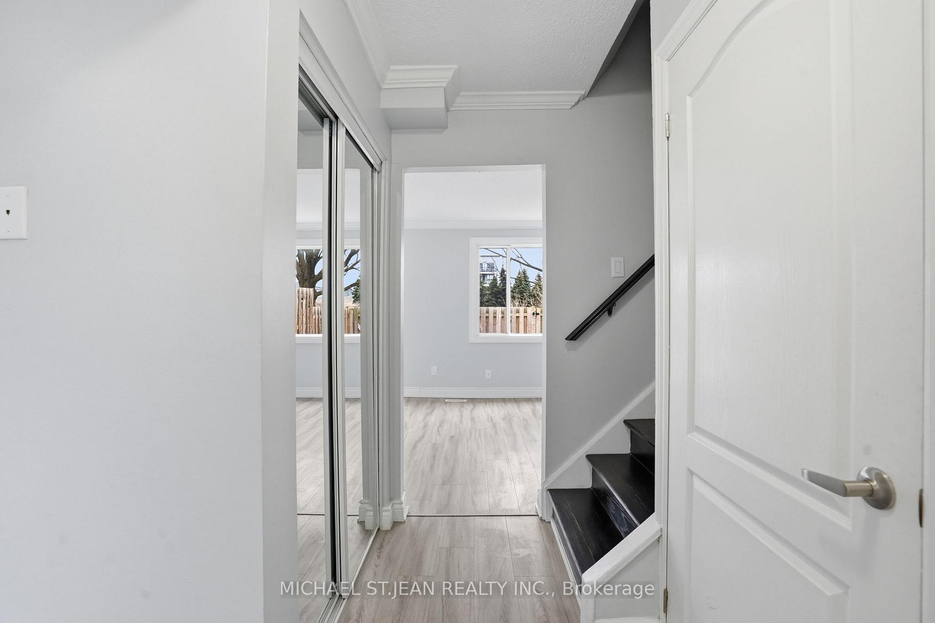 Photo 9 of Unit 7, 125 Limeridge Road W, Hamilton, Rolston — HOMEH