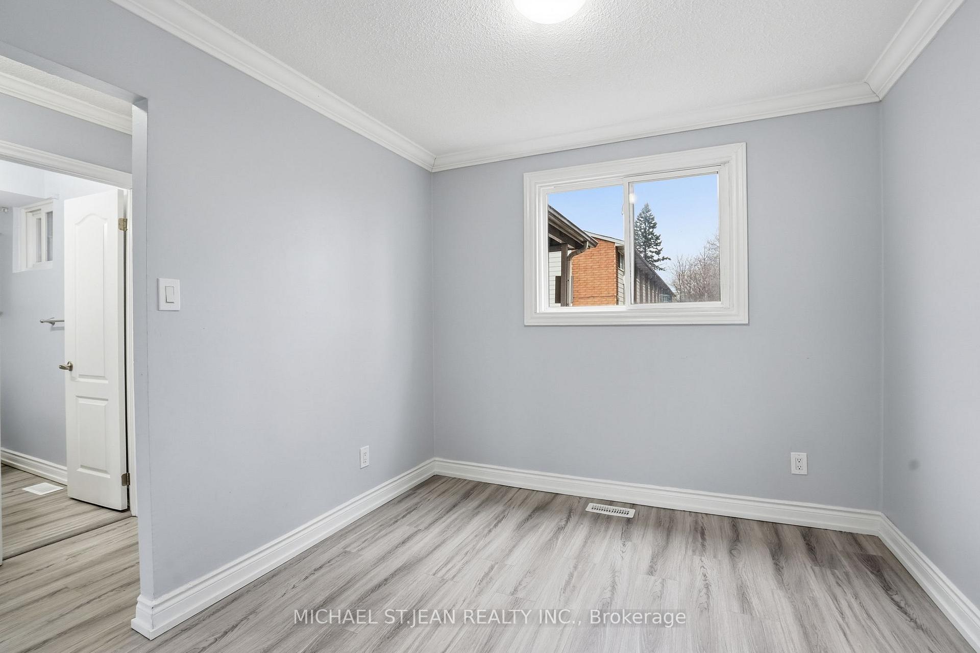 Photo 11 of Unit 7, 125 Limeridge Road W, Hamilton, Rolston — HOMEH