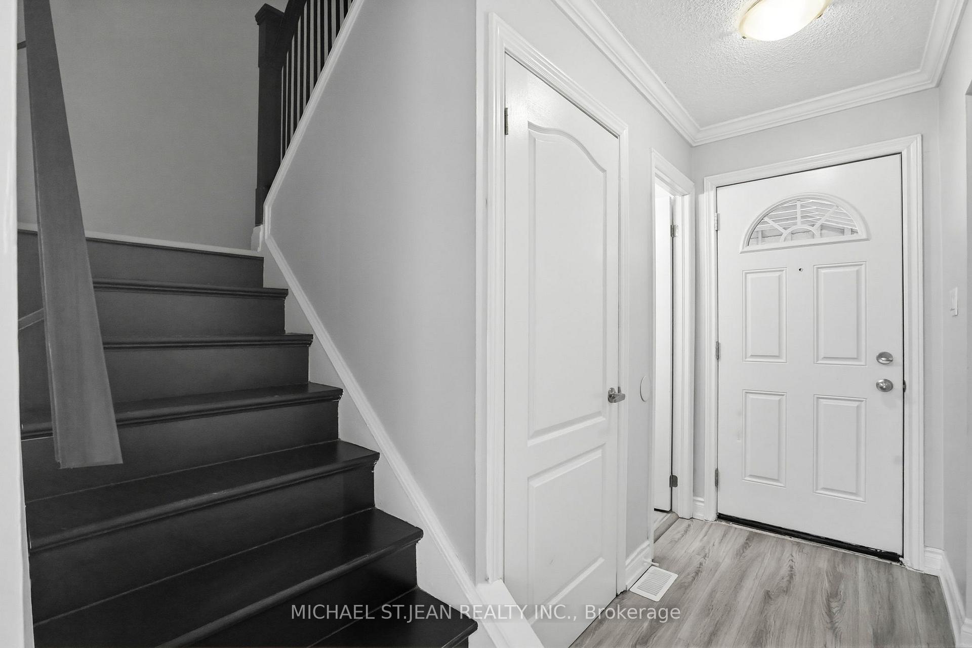 Photo 14 of Unit 7, 125 Limeridge Road W, Hamilton, Rolston — HOMEH