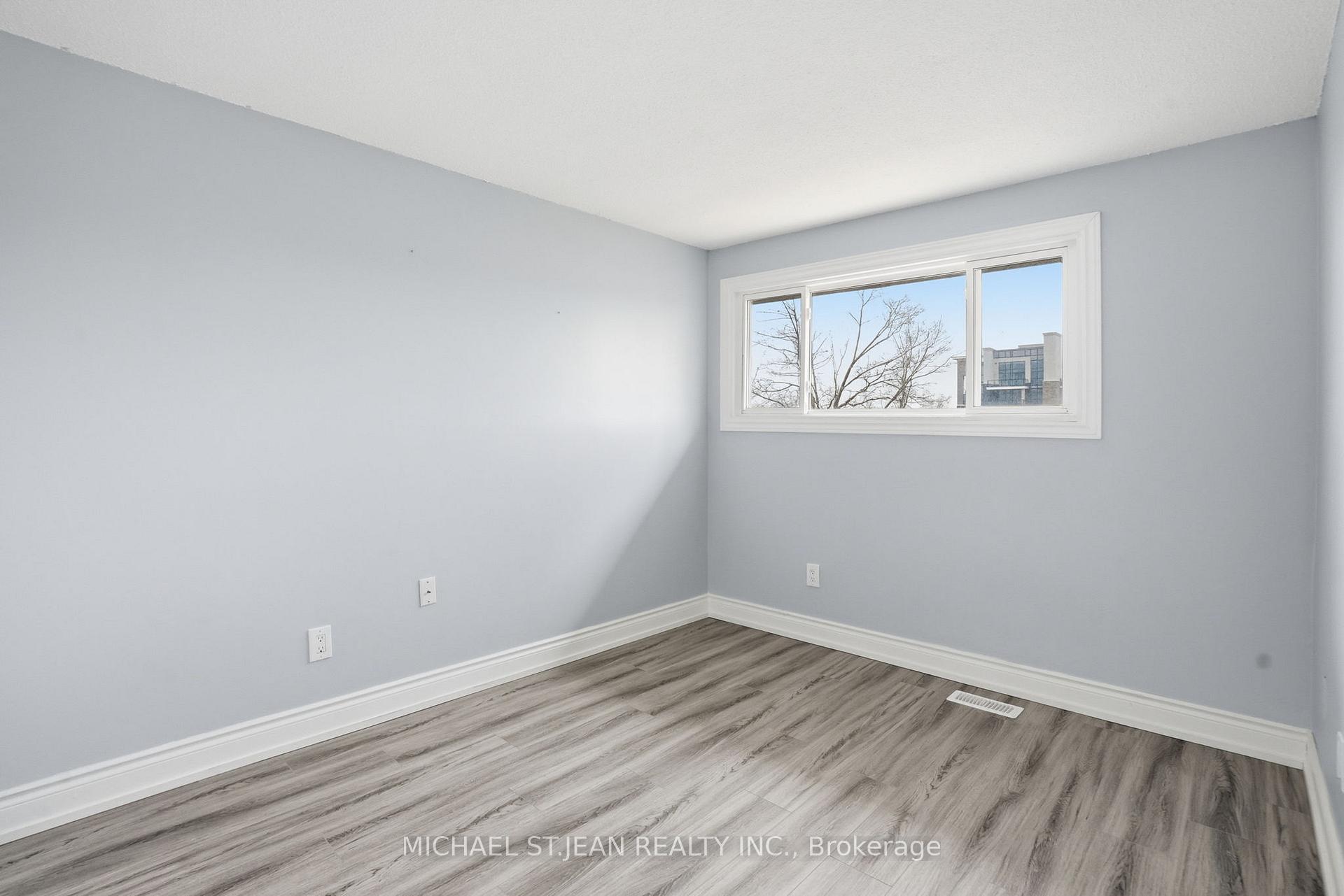 Photo 16 of Unit 7, 125 Limeridge Road W, Hamilton, Rolston — HOMEH