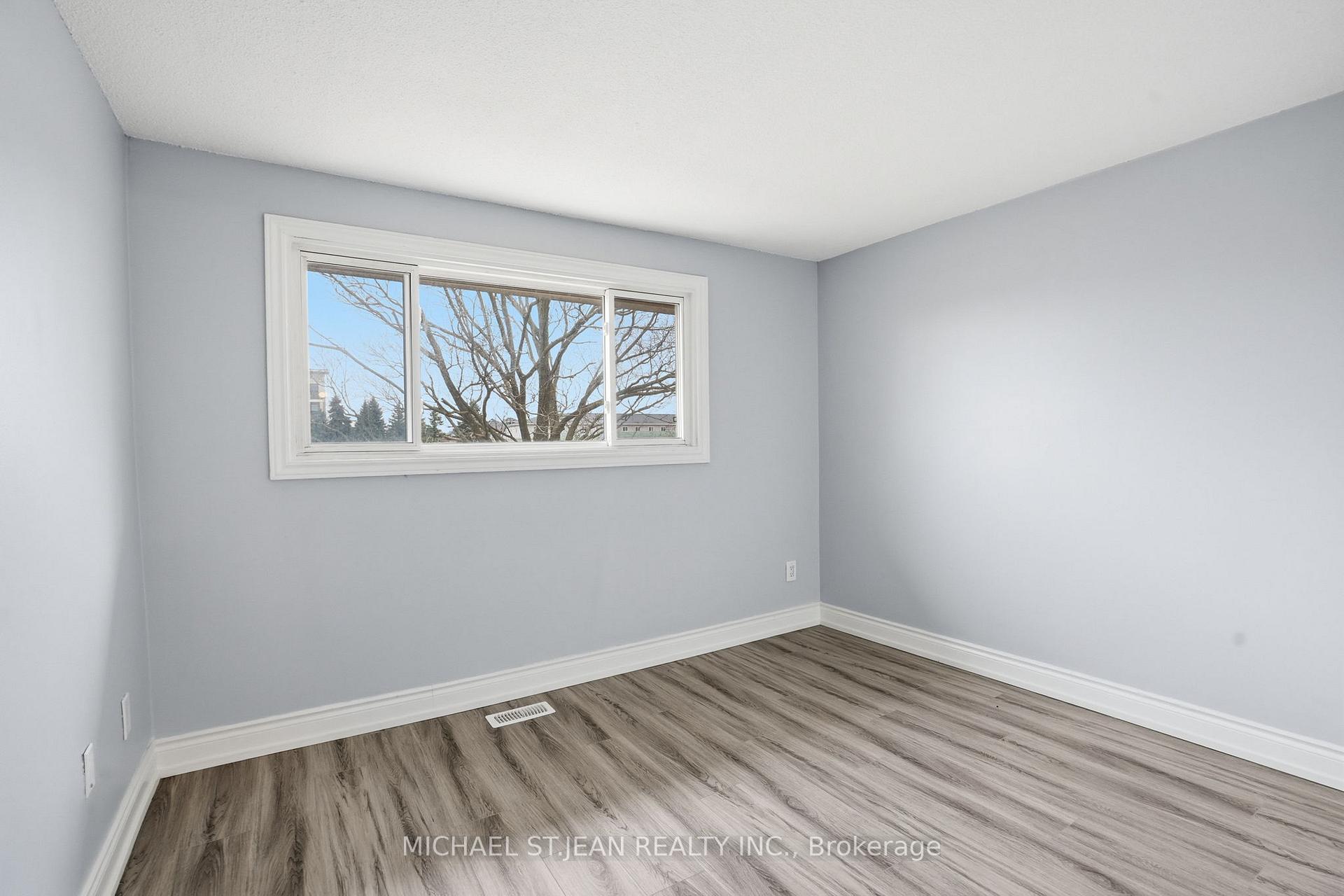 Photo 18 of Unit 7, 125 Limeridge Road W, Hamilton, Rolston — HOMEH