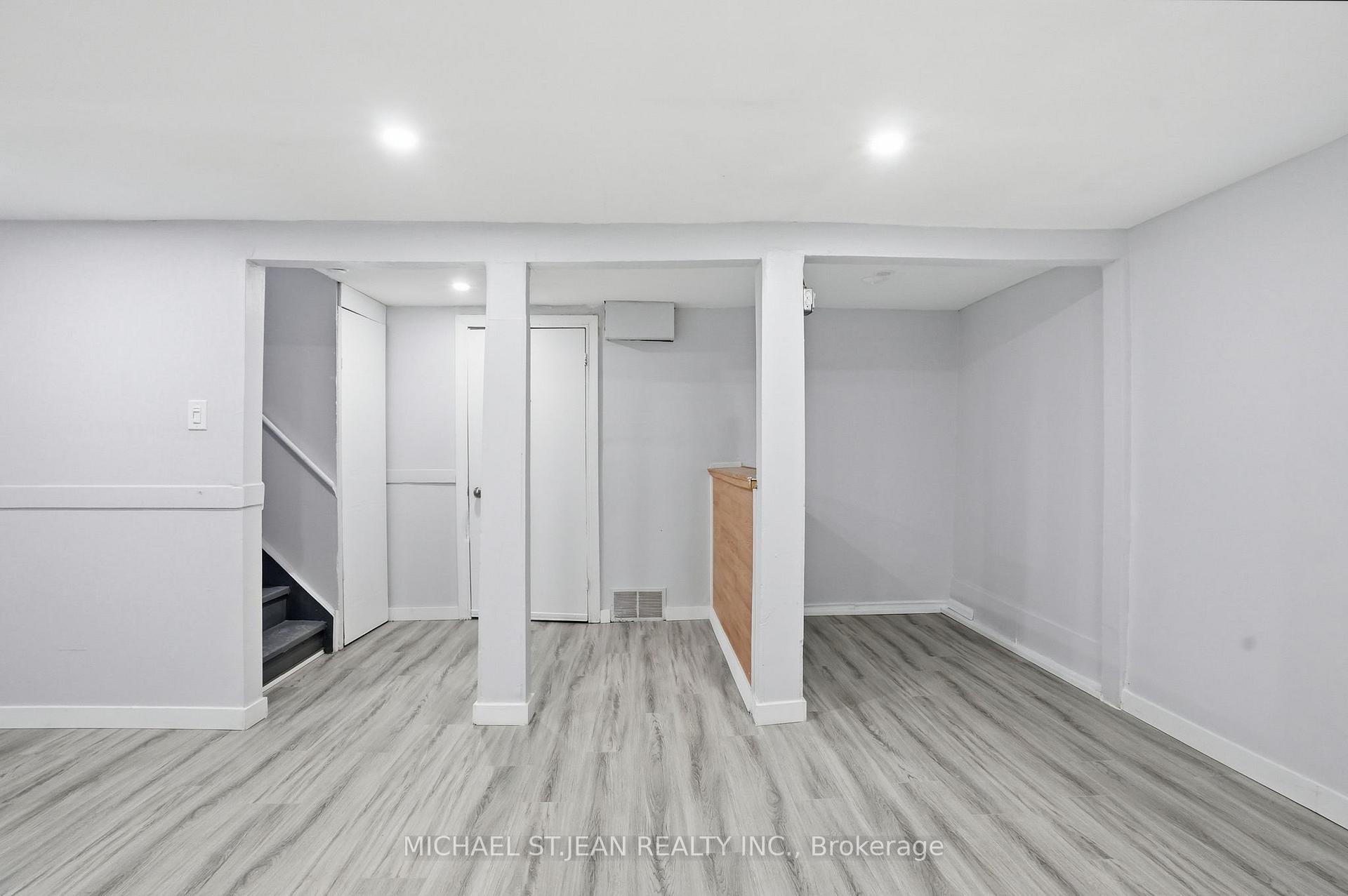 Photo 26 of Unit 7, 125 Limeridge Road W, Hamilton, Rolston — HOMEH