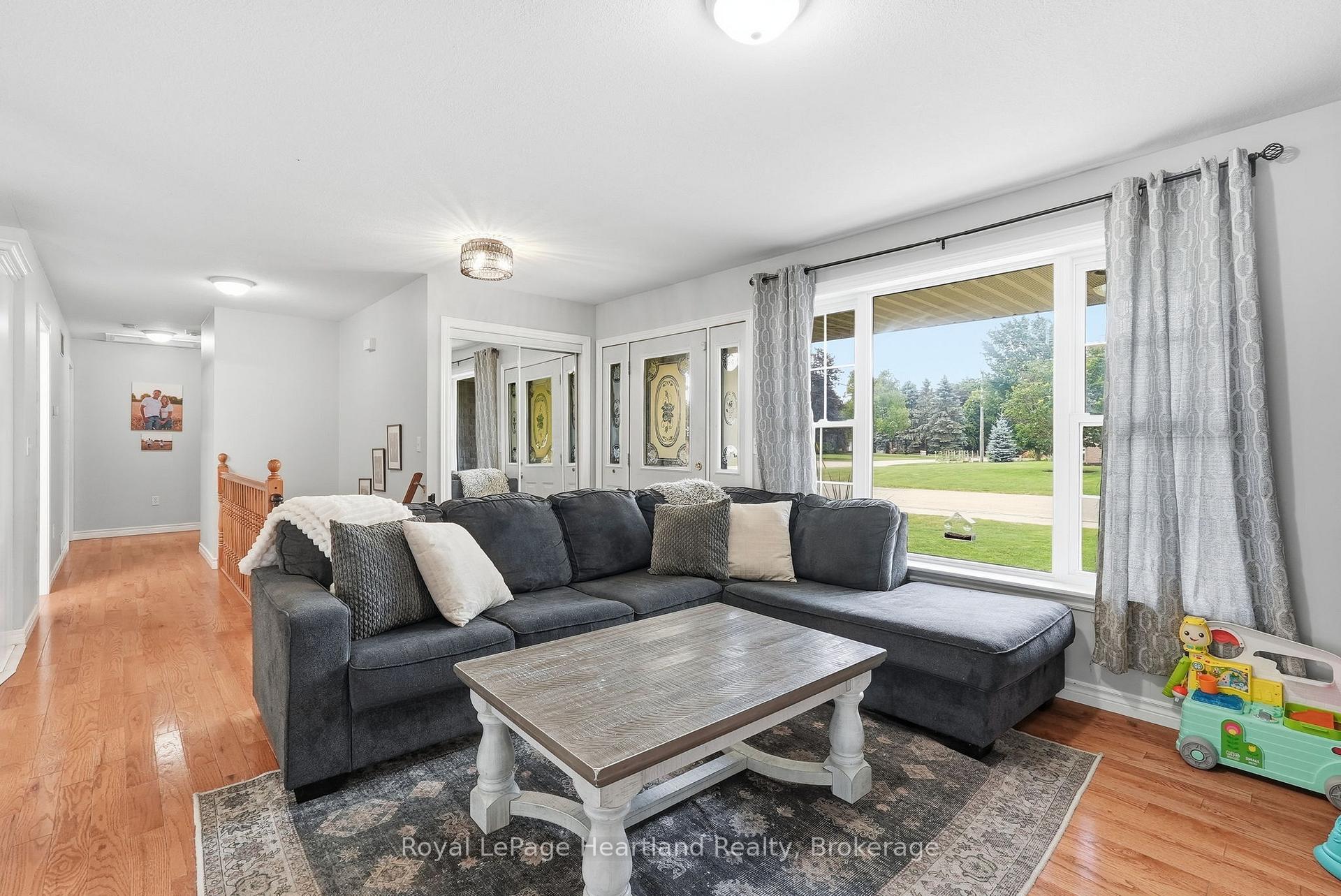 Photo 6 of 140 John Street N, Minto — HOMEH