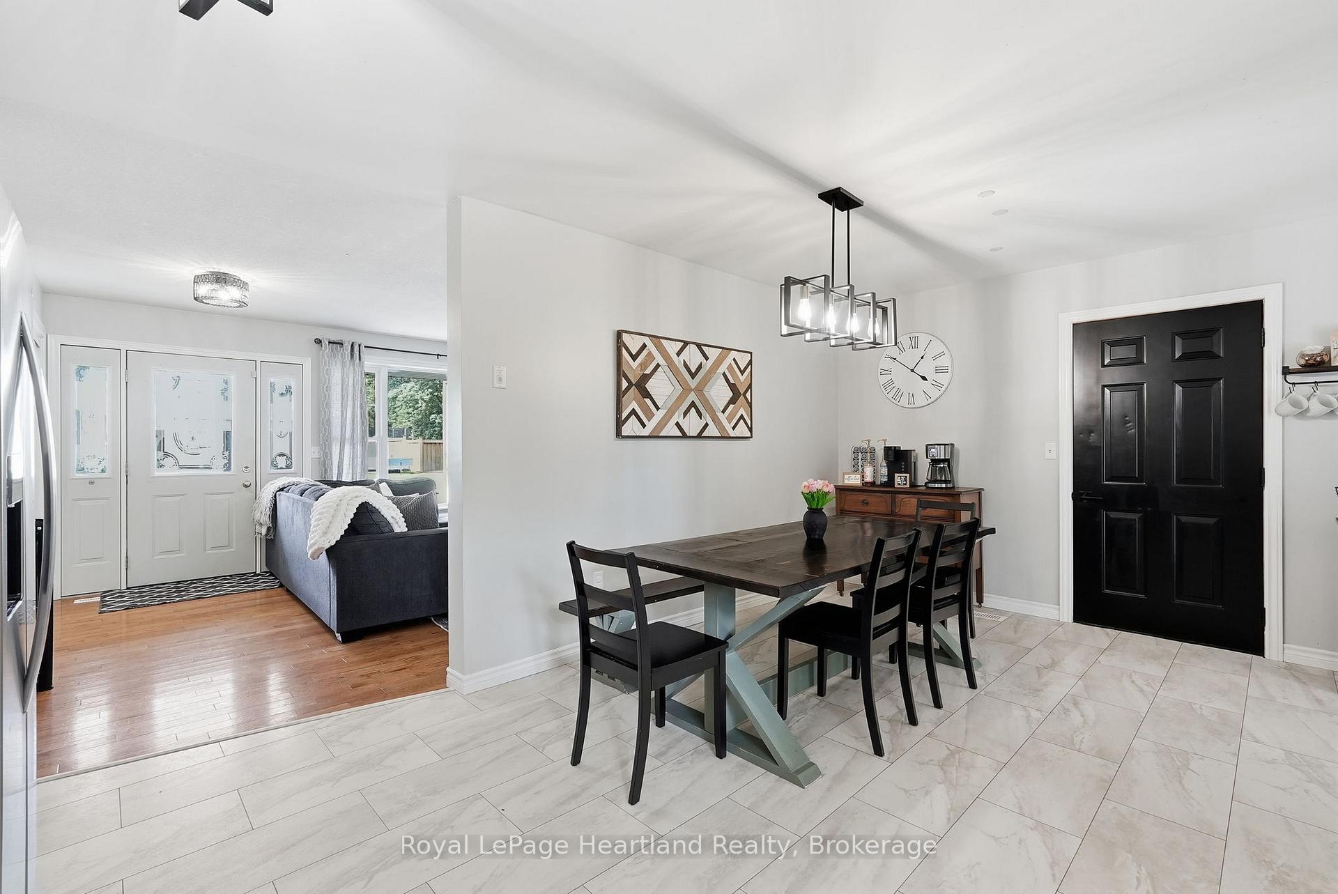Photo 10 of 140 John Street N, Minto — HOMEH
