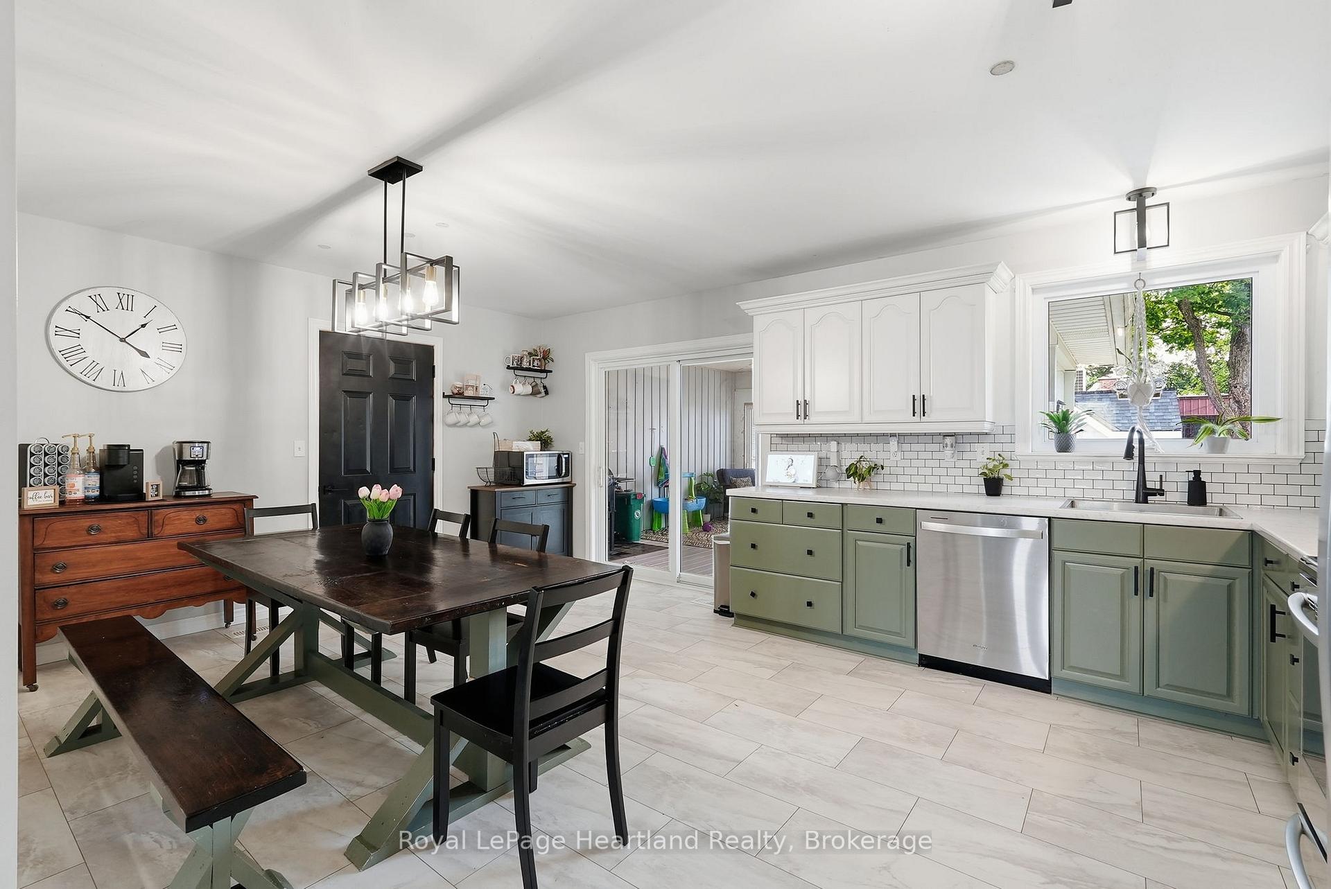 Photo 11 of 140 John Street N, Minto — HOMEH