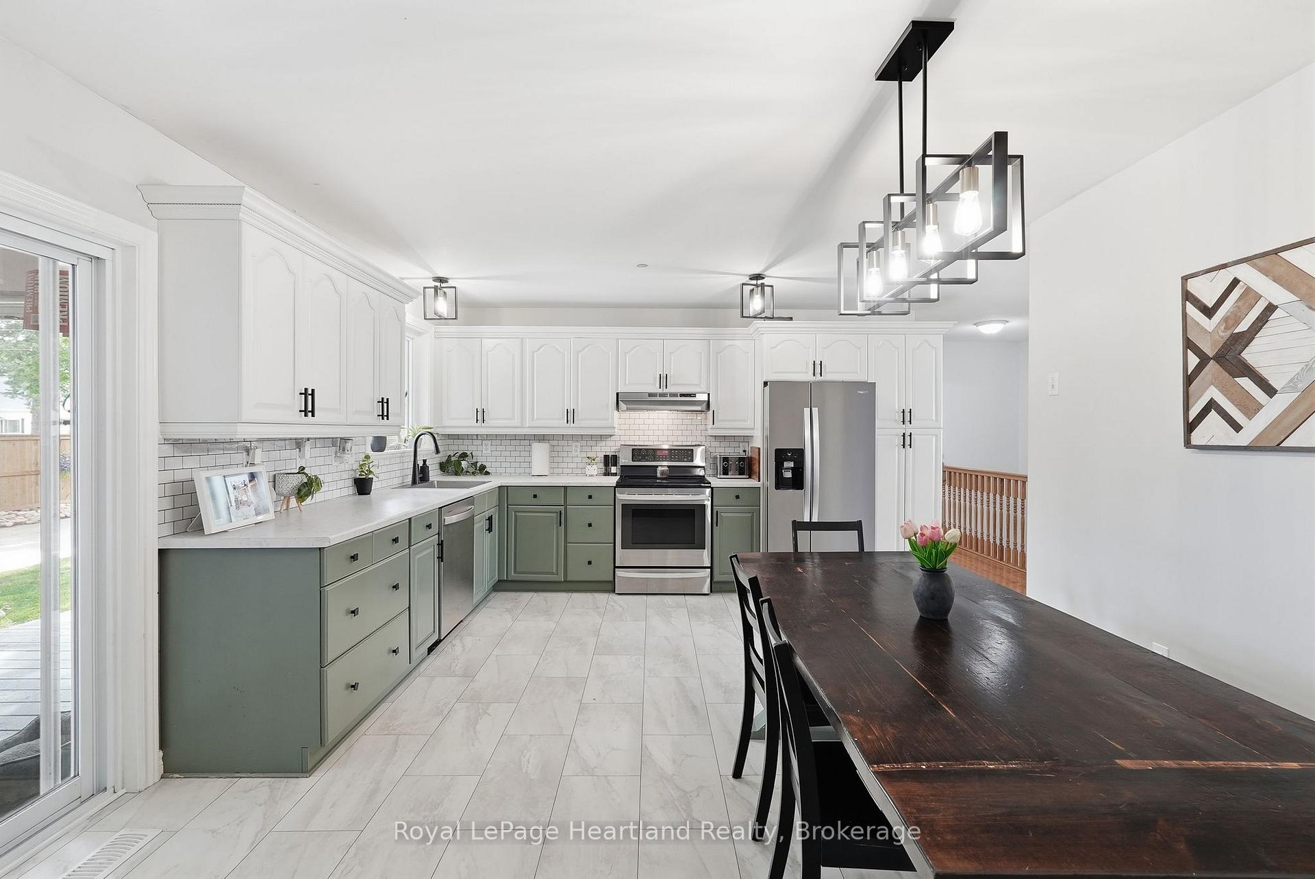 Photo 12 of 140 John Street N, Minto — HOMEH