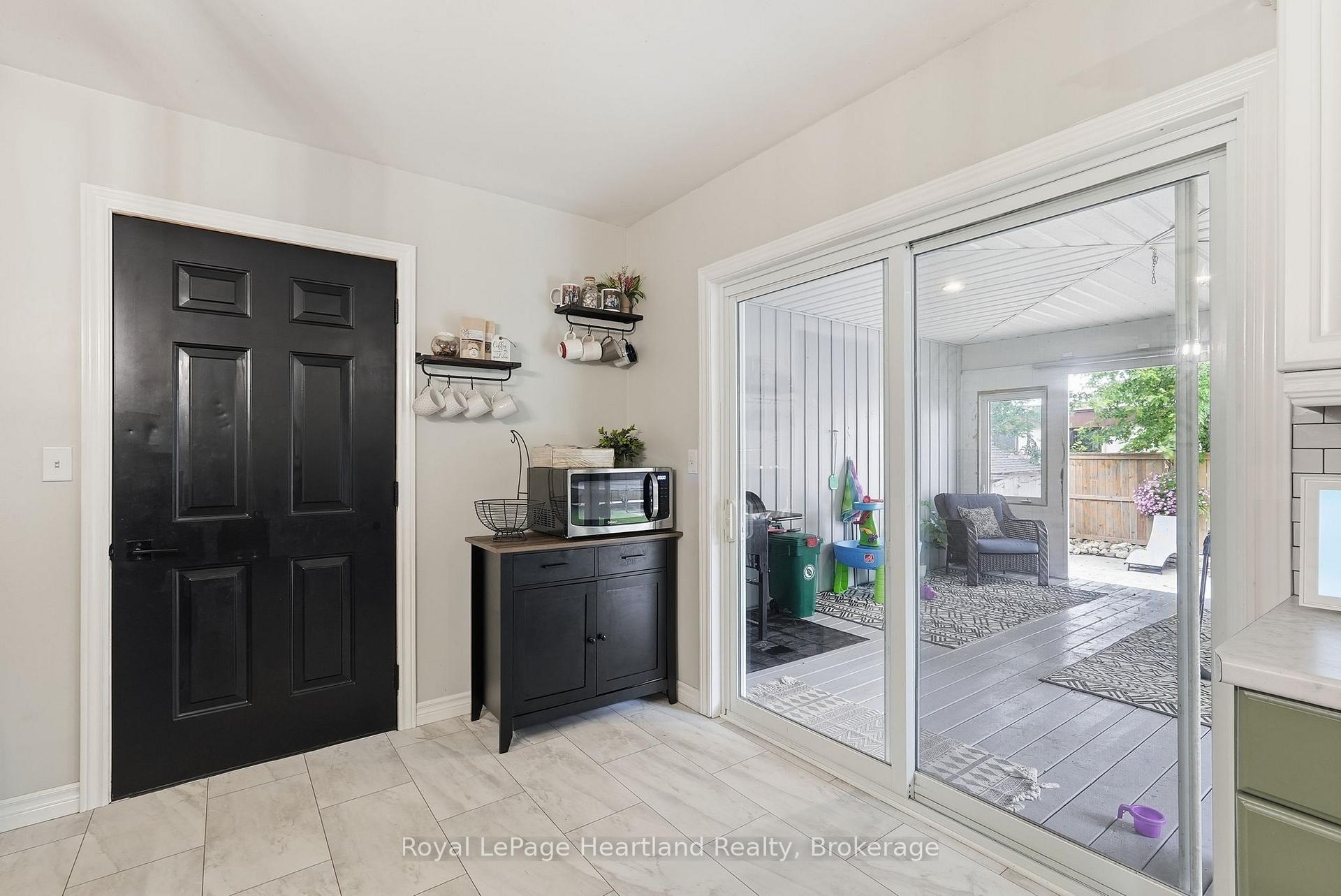 Photo 15 of 140 John Street N, Minto — HOMEH