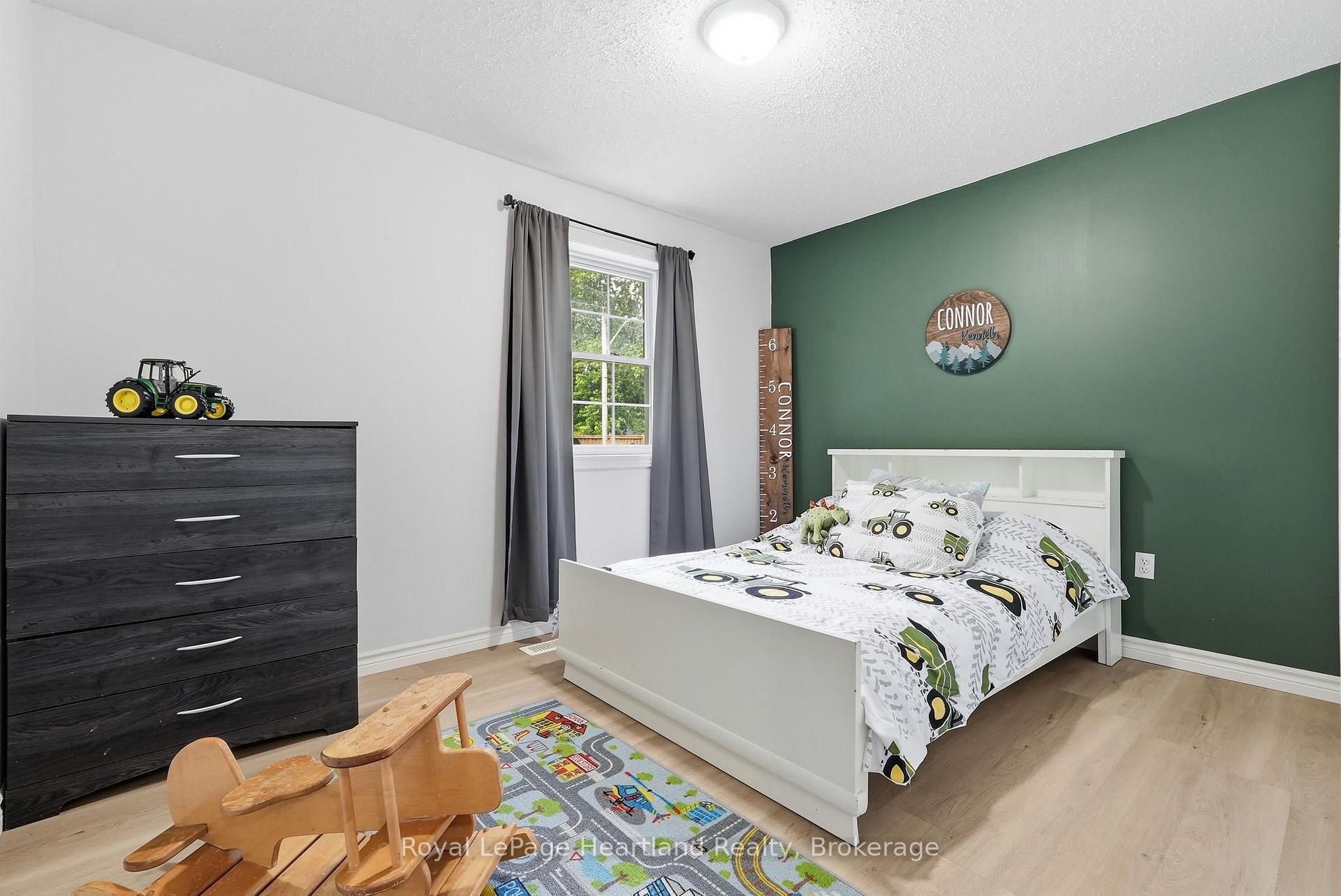 Photo 17 of 140 John Street N, Minto — HOMEH