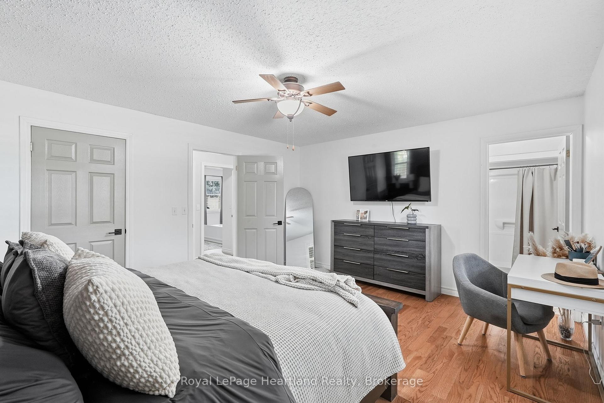 Photo 20 of 140 John Street N, Minto — HOMEH