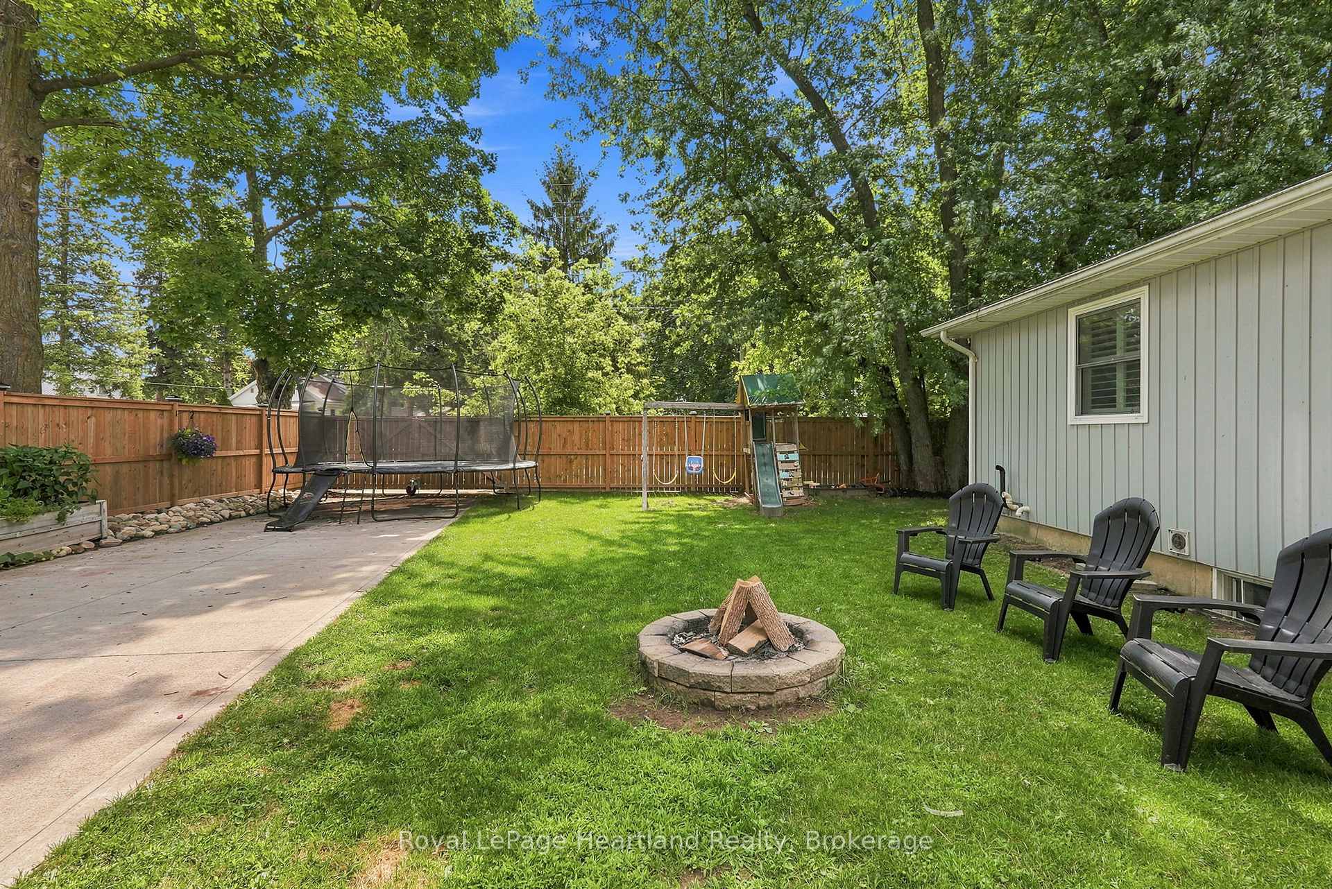 Photo 40 of 140 John Street N, Minto — HOMEH