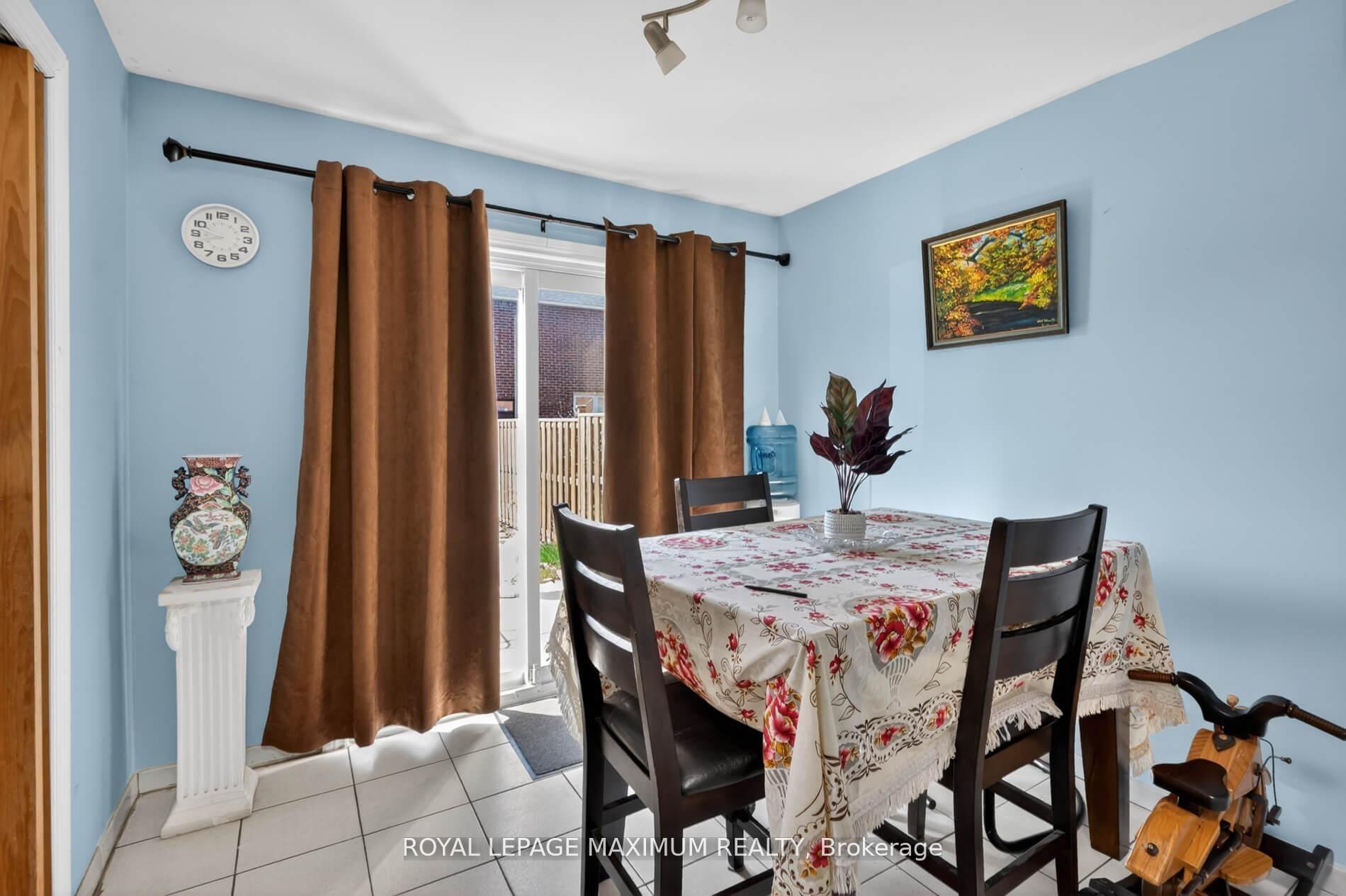 Photo 15 of 3 Muzzo Court, Vaughan, East Woodbridge — HOMEH