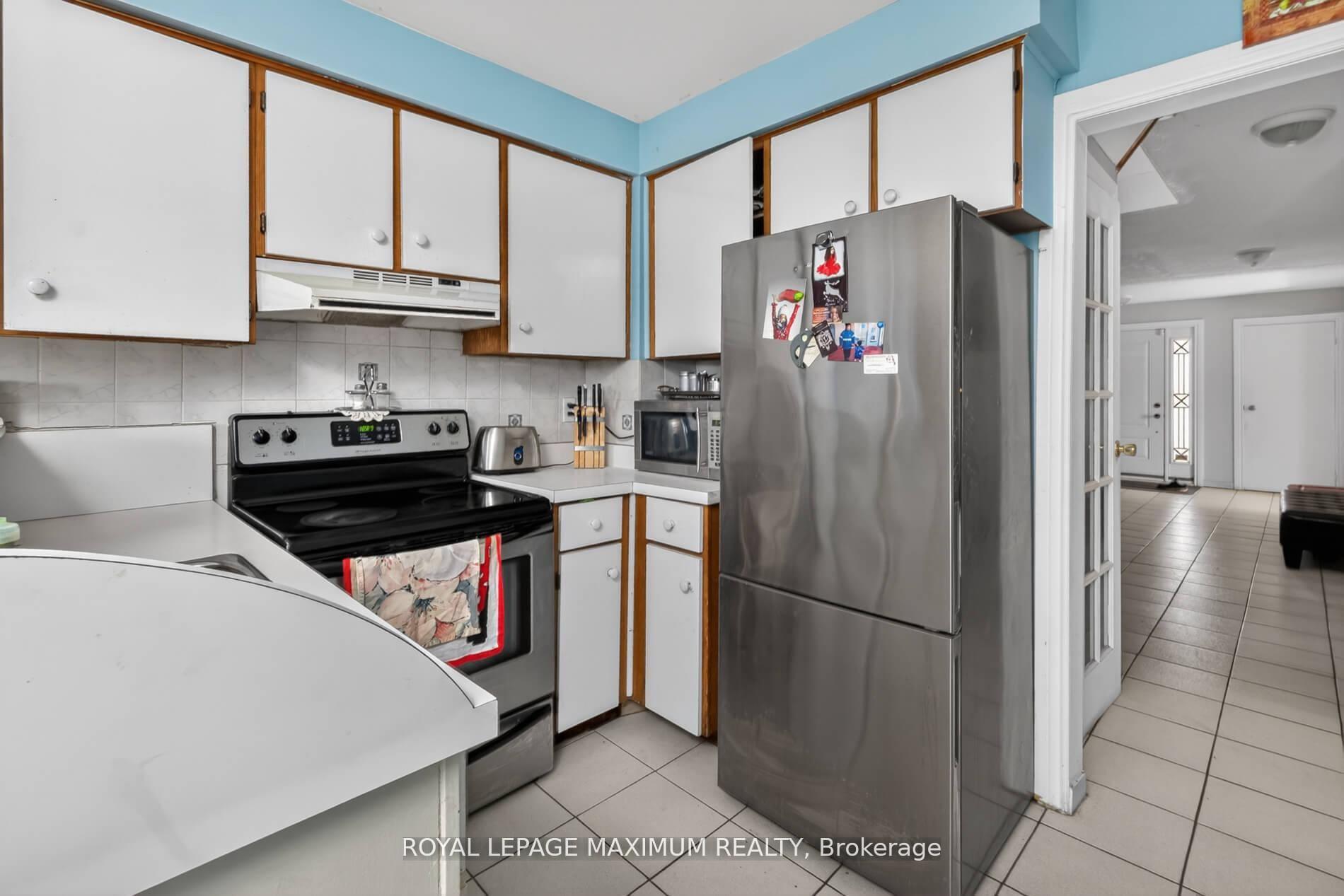 Photo 16 of 3 Muzzo Court, Vaughan, East Woodbridge — HOMEH