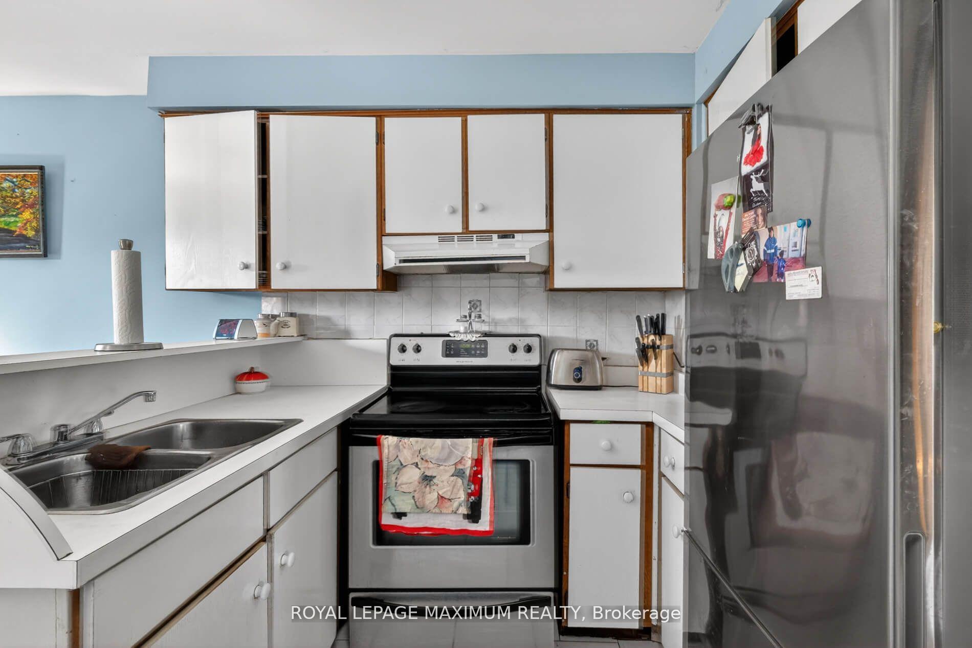 Photo 17 of 3 Muzzo Court, Vaughan, East Woodbridge — HOMEH