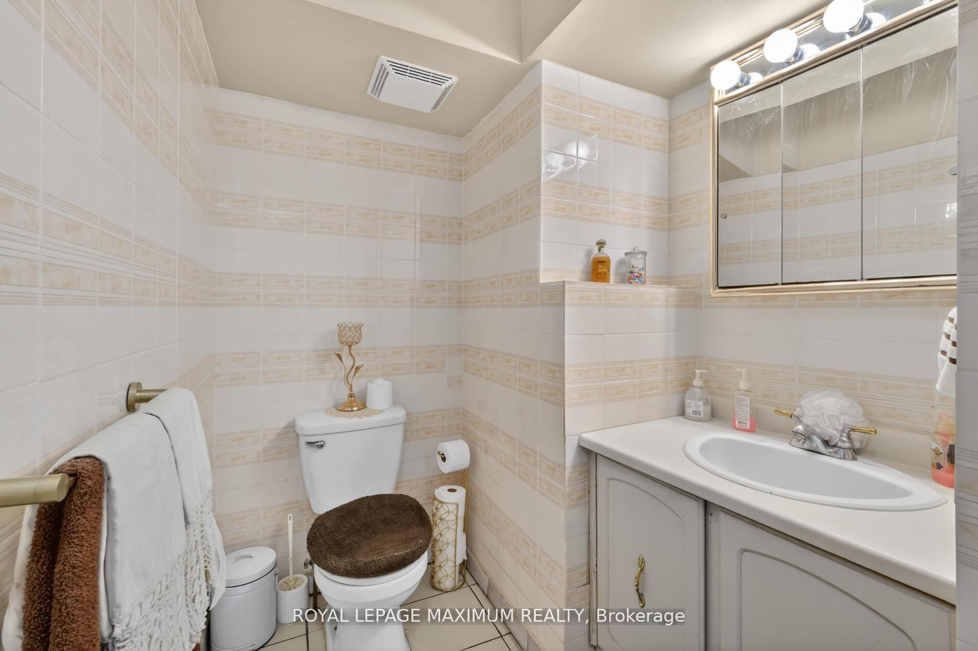 Photo 18 of 3 Muzzo Court, Vaughan, East Woodbridge — HOMEH