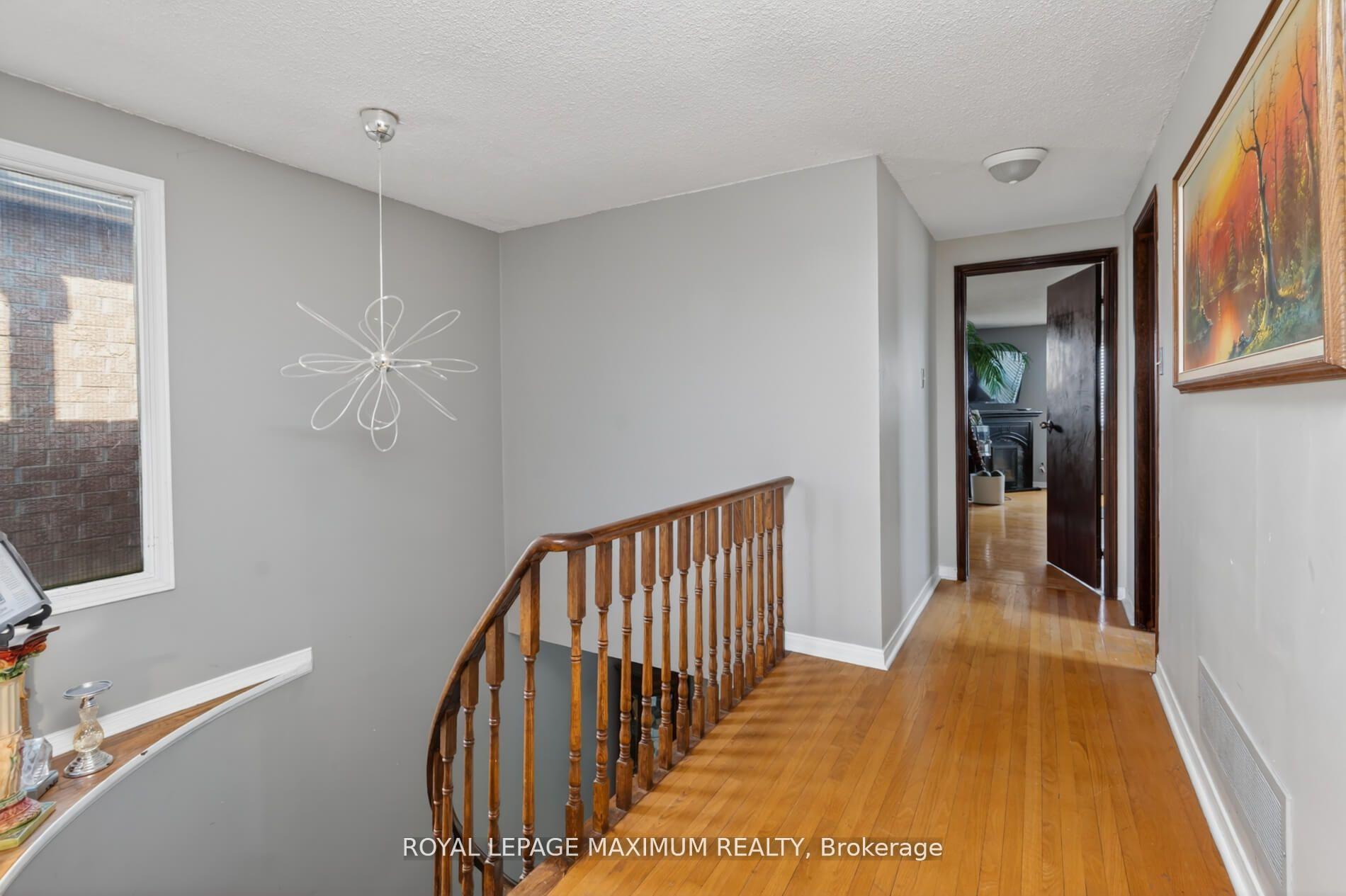 Photo 19 of 3 Muzzo Court, Vaughan, East Woodbridge — HOMEH