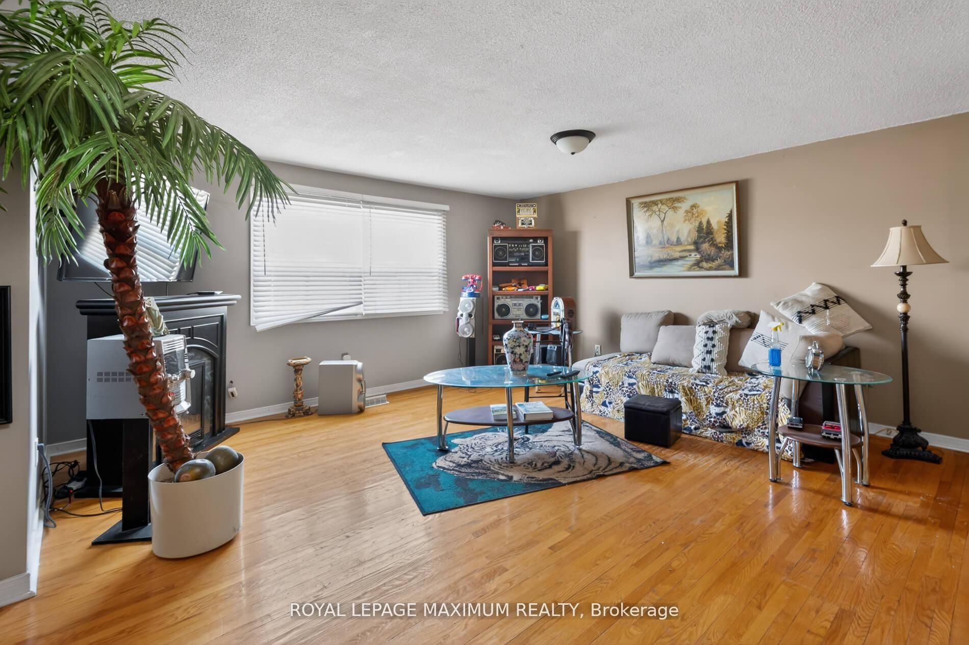Photo 20 of 3 Muzzo Court, Vaughan, East Woodbridge — HOMEH