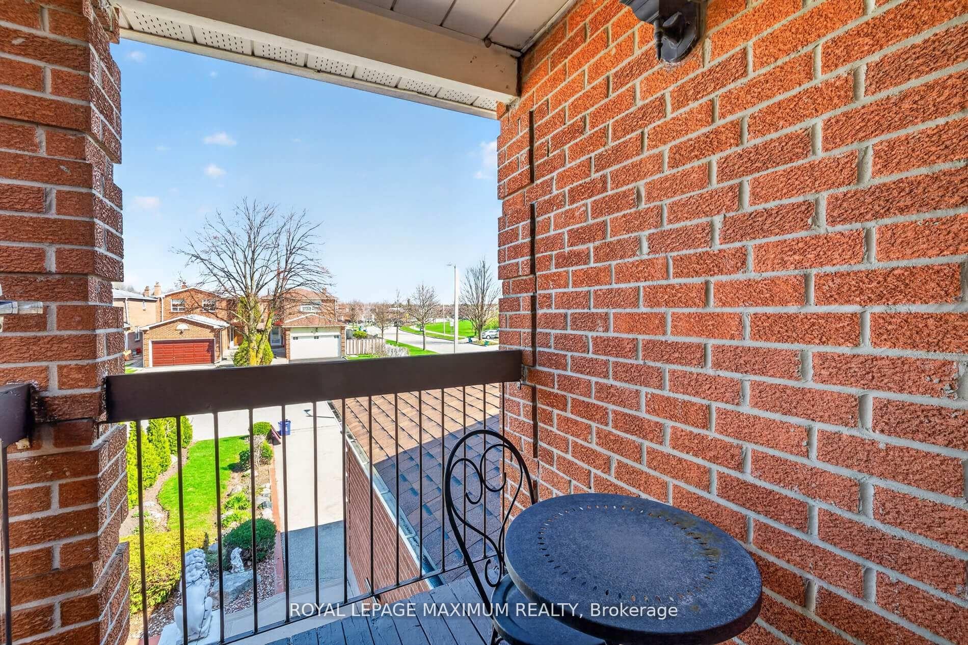 Photo 23 of 3 Muzzo Court, Vaughan, East Woodbridge — HOMEH